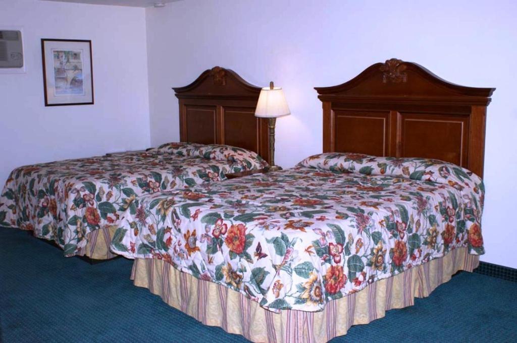 HWY Express Inn and Suites photo 21