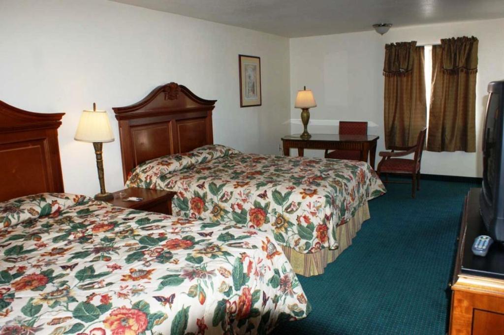 HWY Express Inn and Suites photo 20