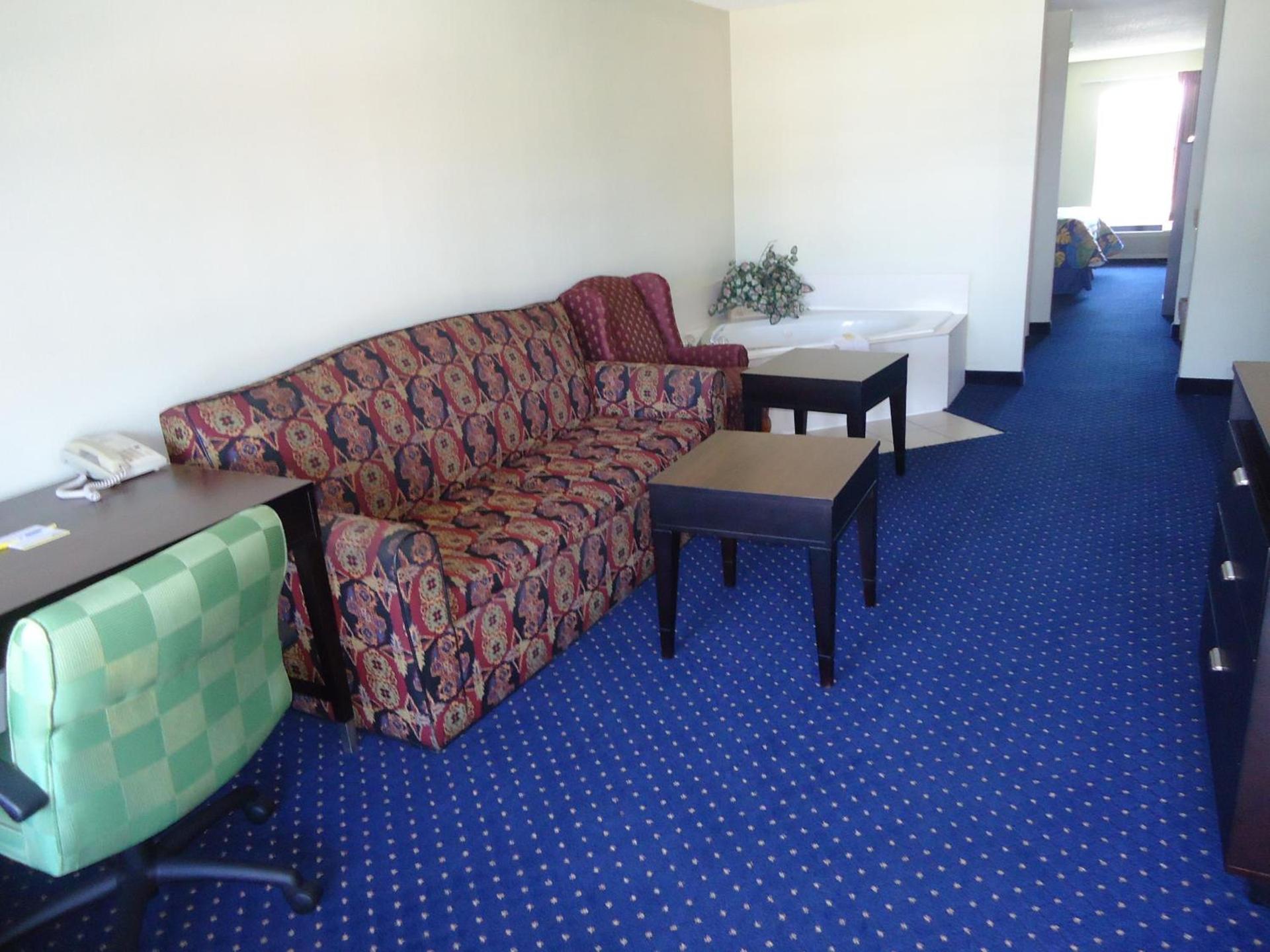 Days Inn by Wyndham Alma photo 18