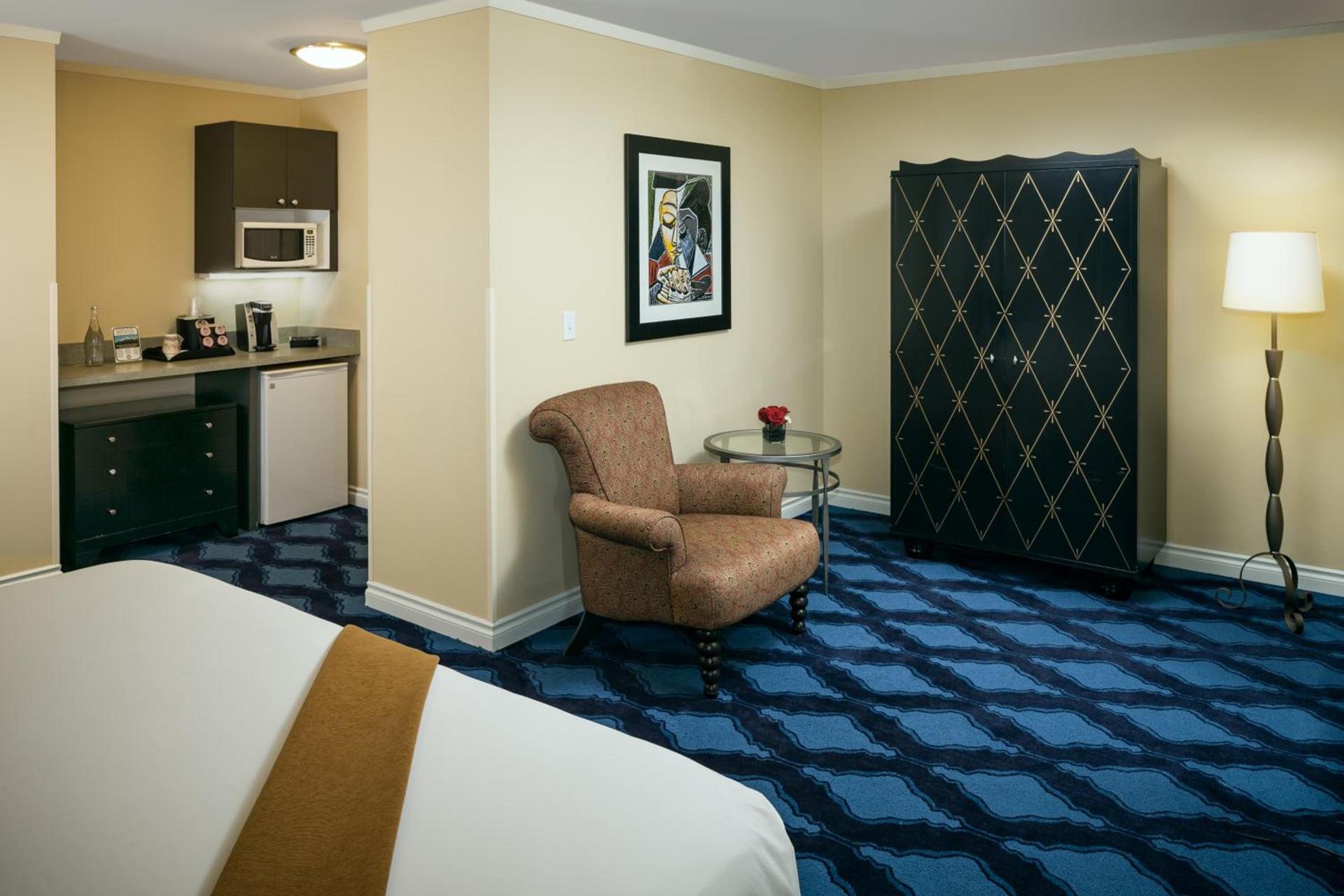 Plaza Inn & Suites at Ashland Creek photo 12