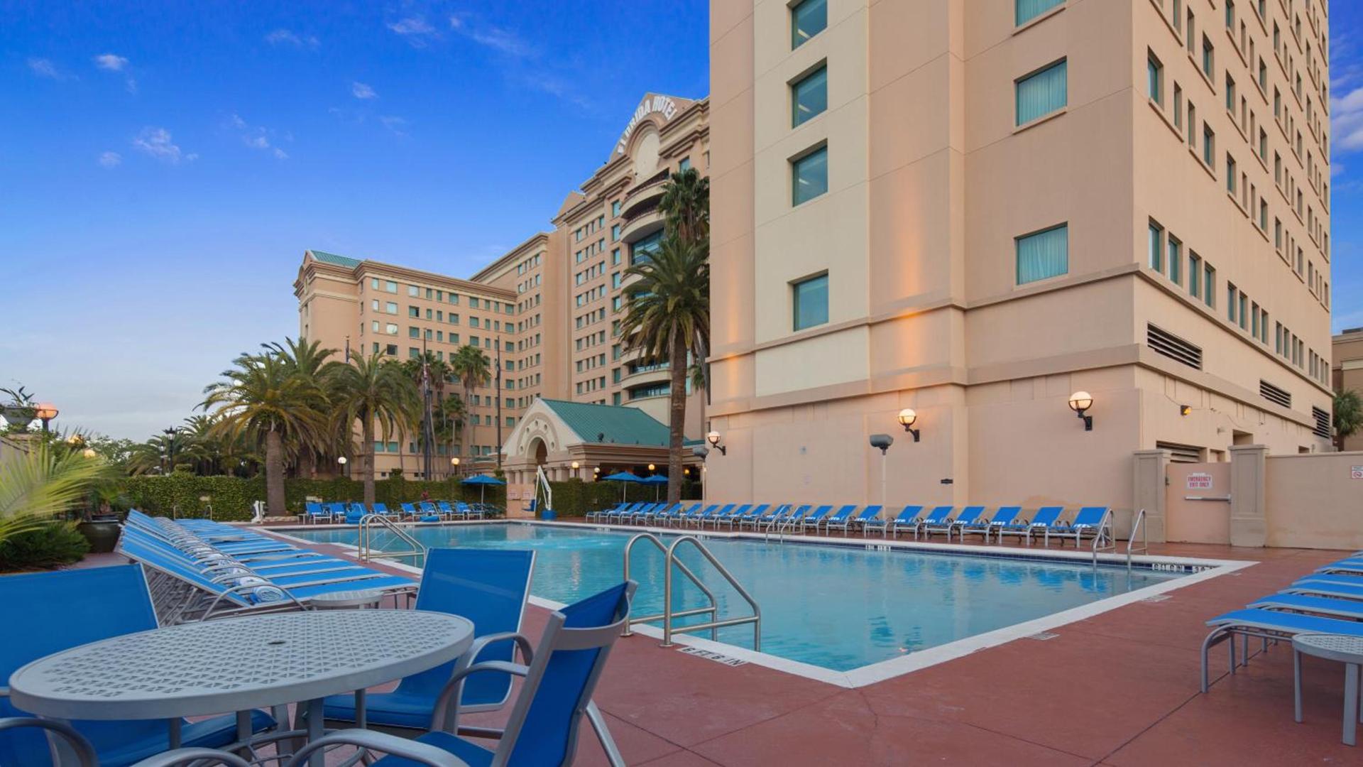 The Florida Hotel & Conference Center in the Florida Mall photo 8