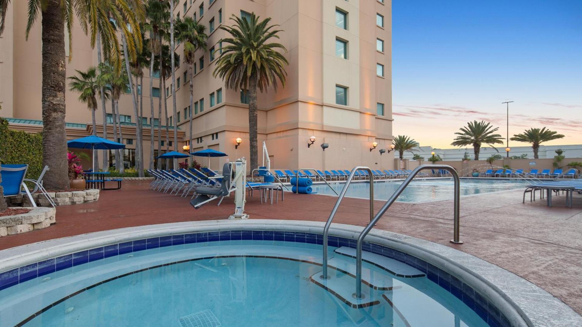 The Florida Hotel & Conference Center in the Florida Mall photo 14