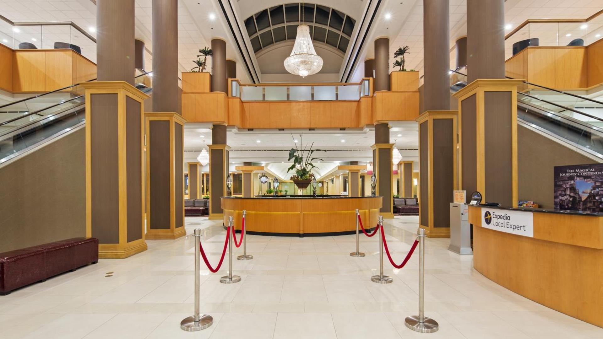 The Florida Hotel & Conference Center in the Florida Mall photo 19