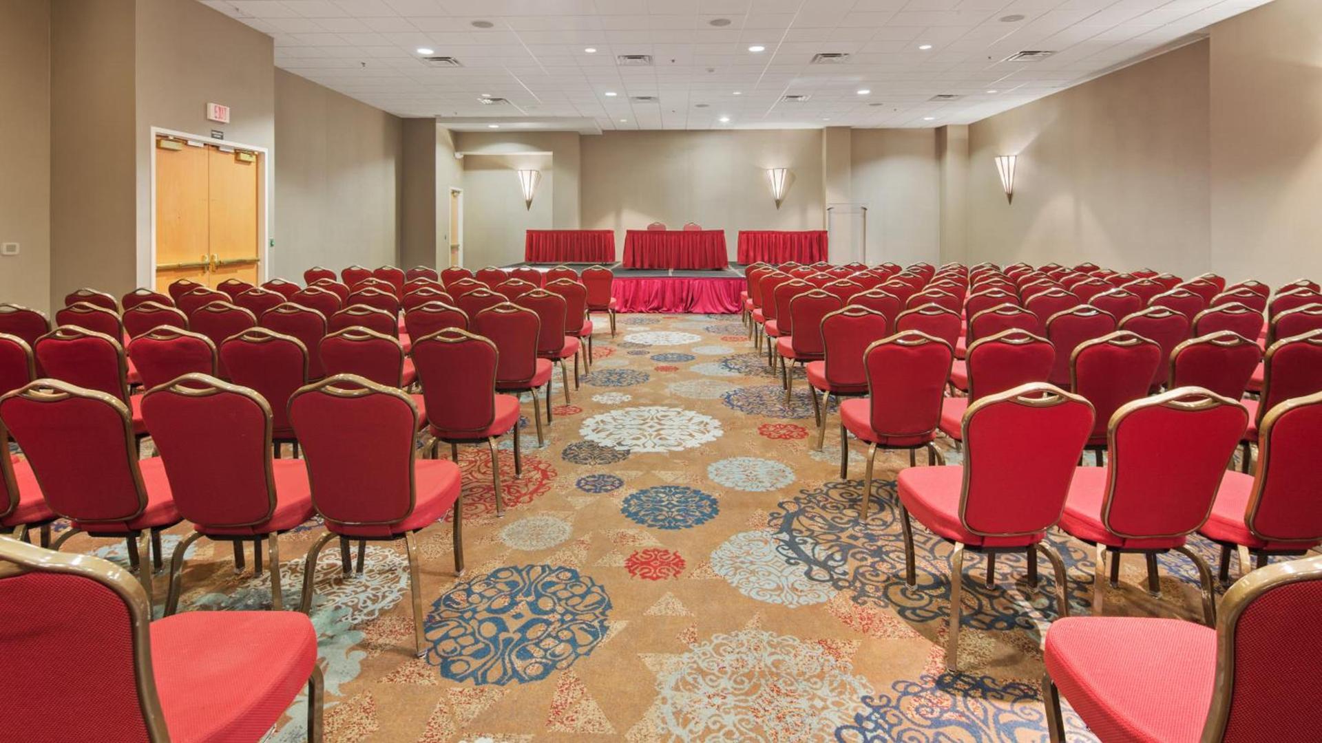 The Florida Hotel & Conference Center in the Florida Mall photo 33