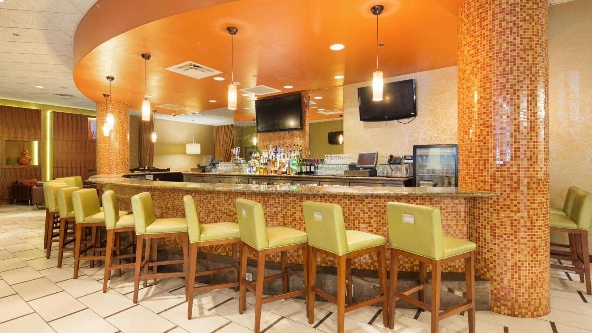 The Florida Hotel & Conference Center in the Florida Mall photo 36