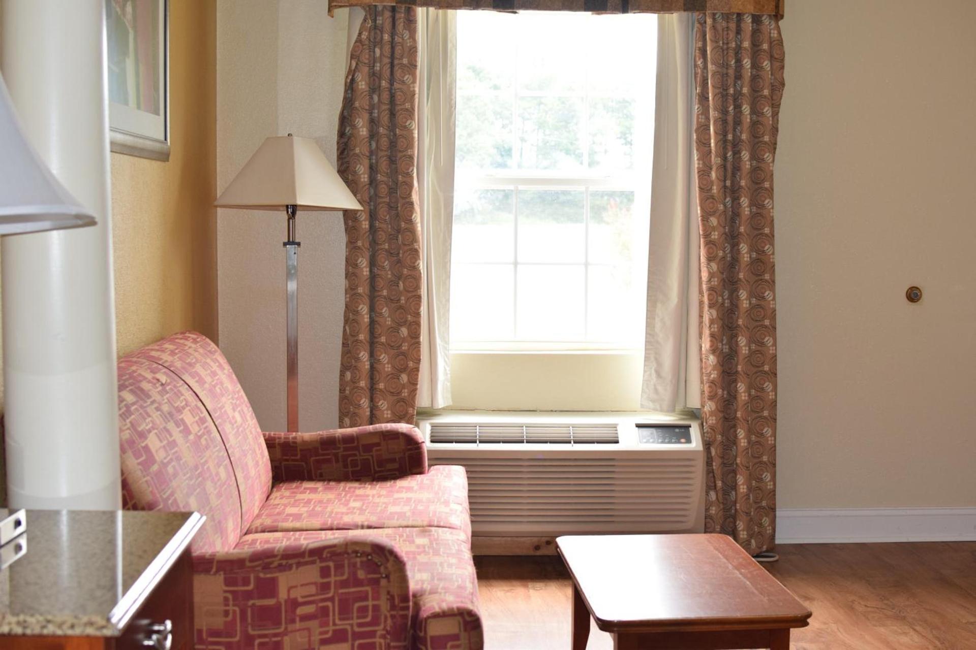 Atkinson Inn & Suites photo 27