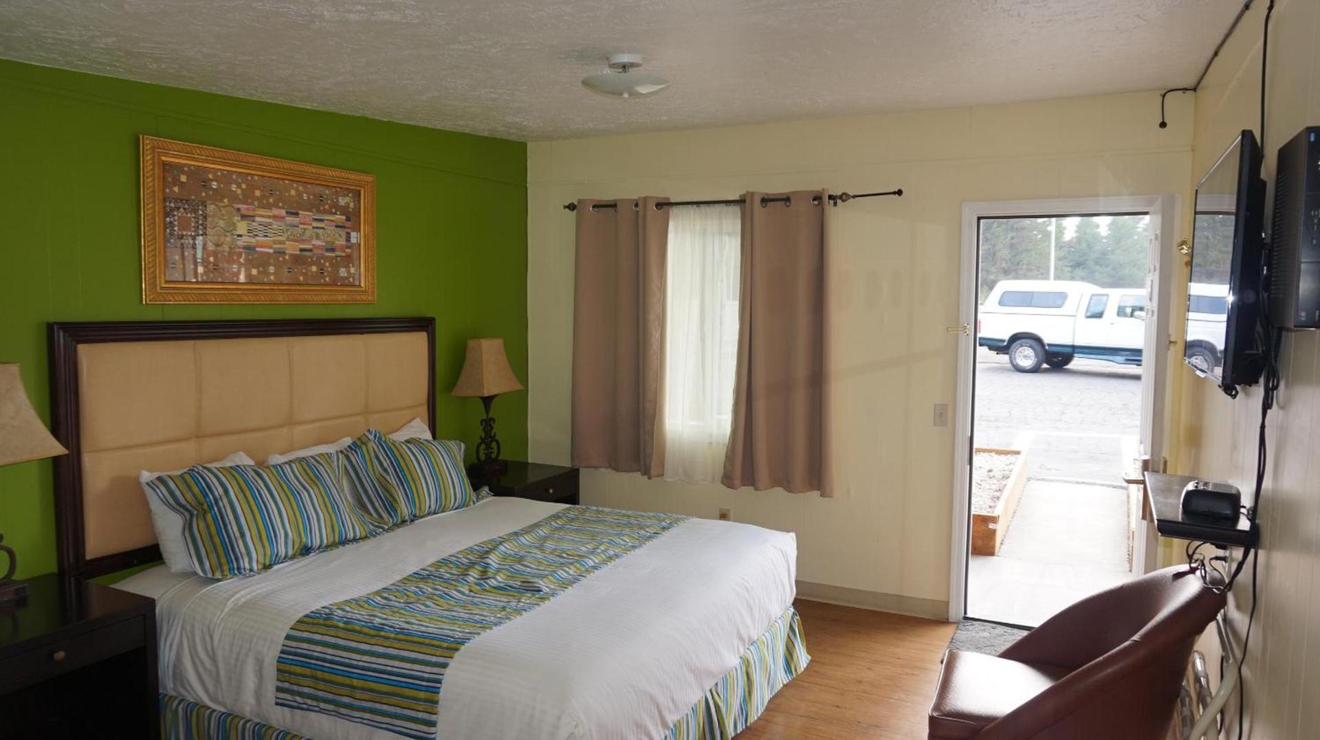 Eagle Crater Lake Inn photo 4