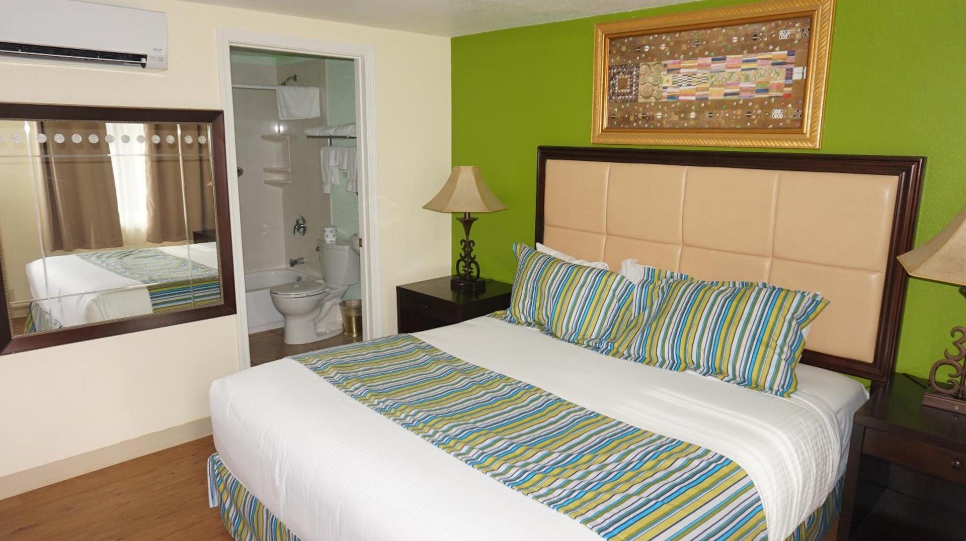 Eagle Crater Lake Inn photo 27
