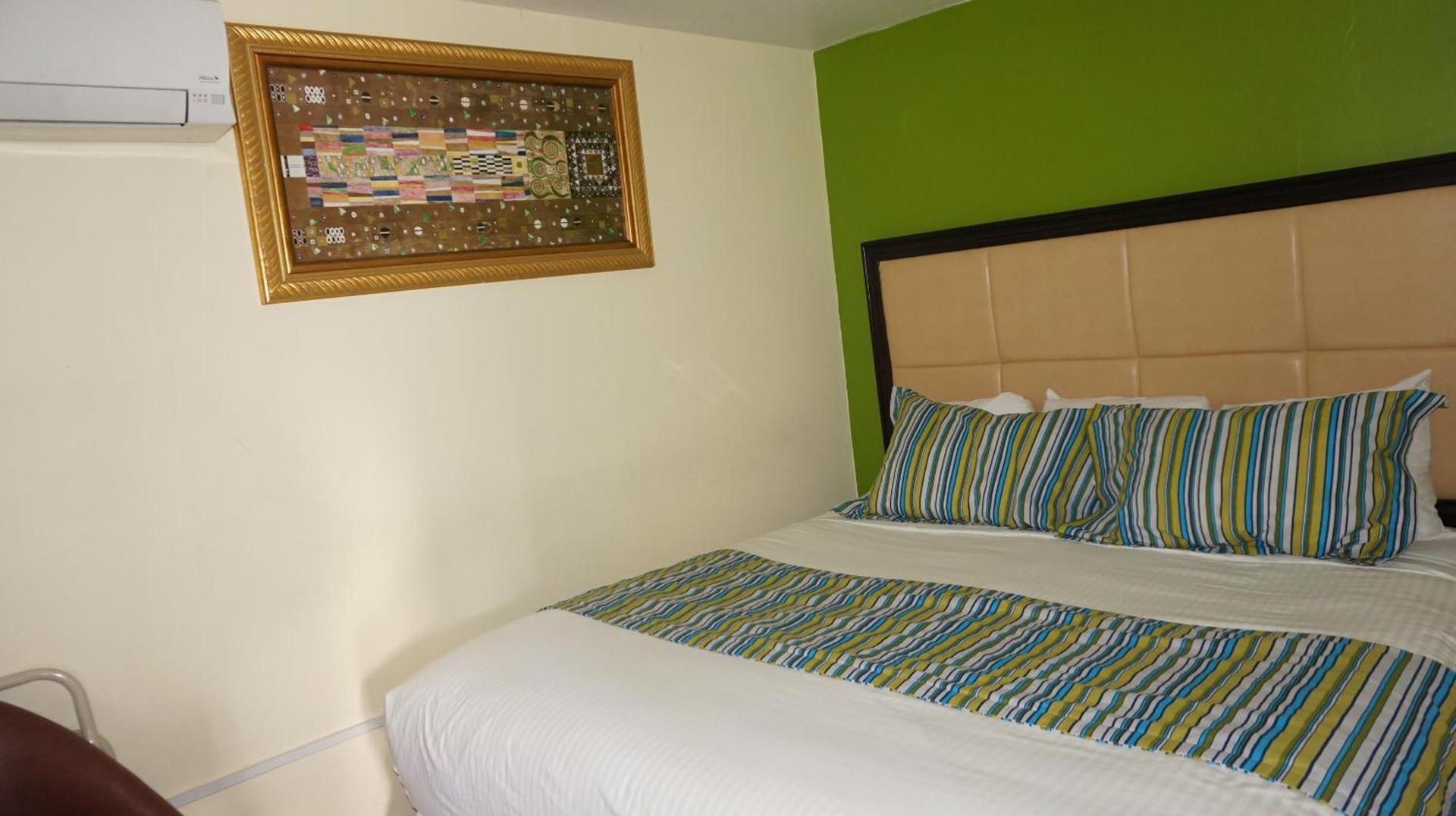 Eagle Crater Lake Inn photo 23