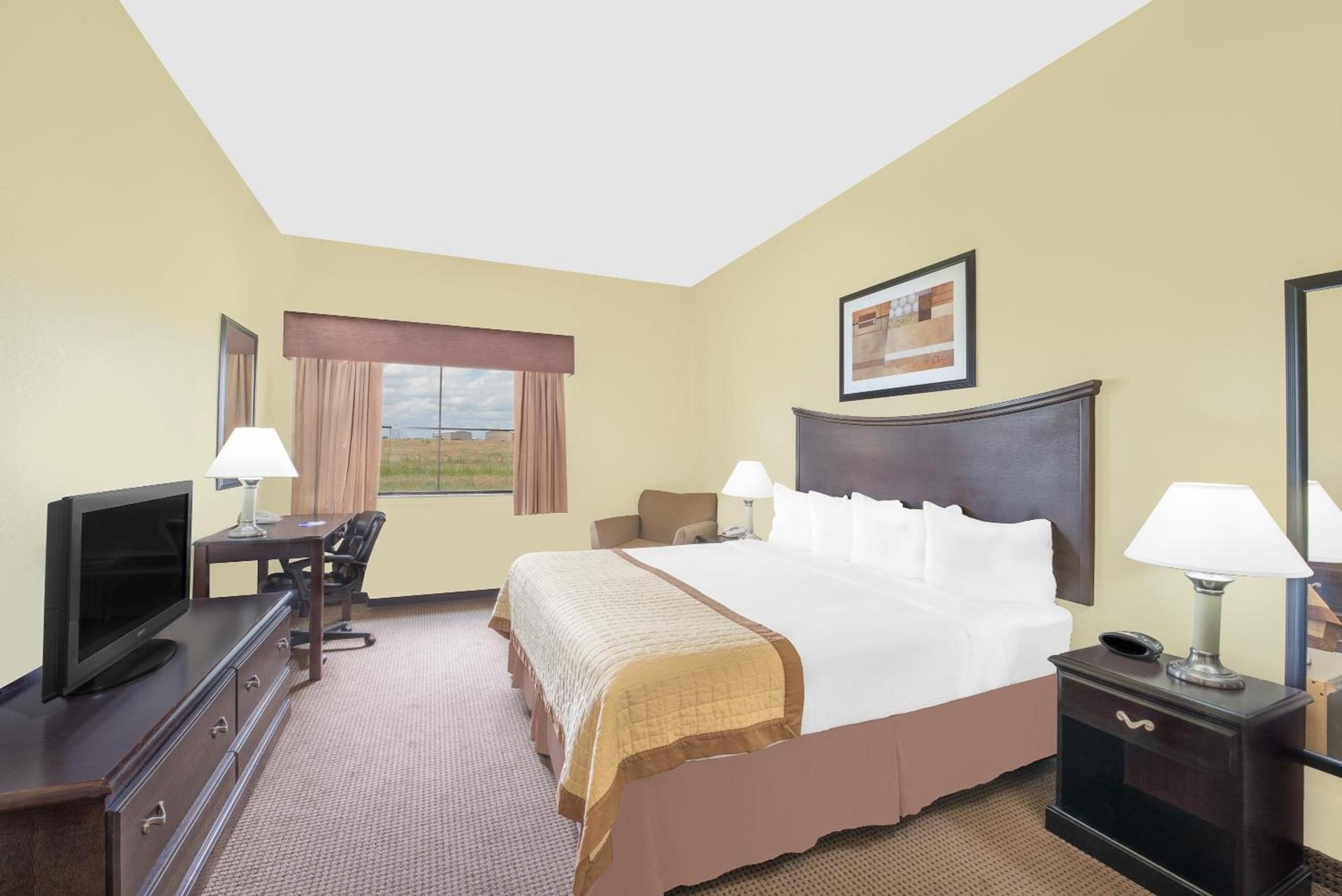 Baymont by Wyndham Snyder photo 15