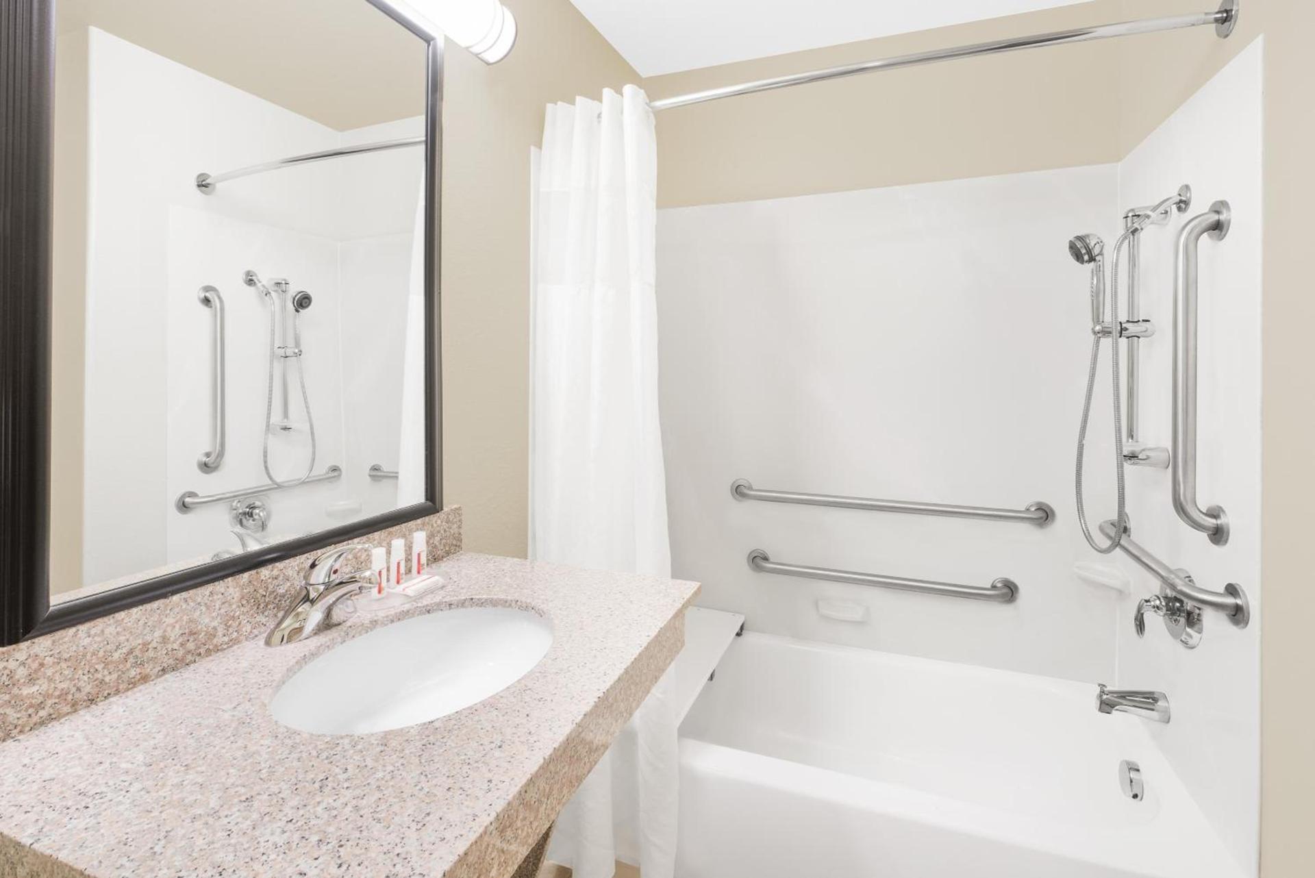 Baymont by Wyndham Snyder photo 11