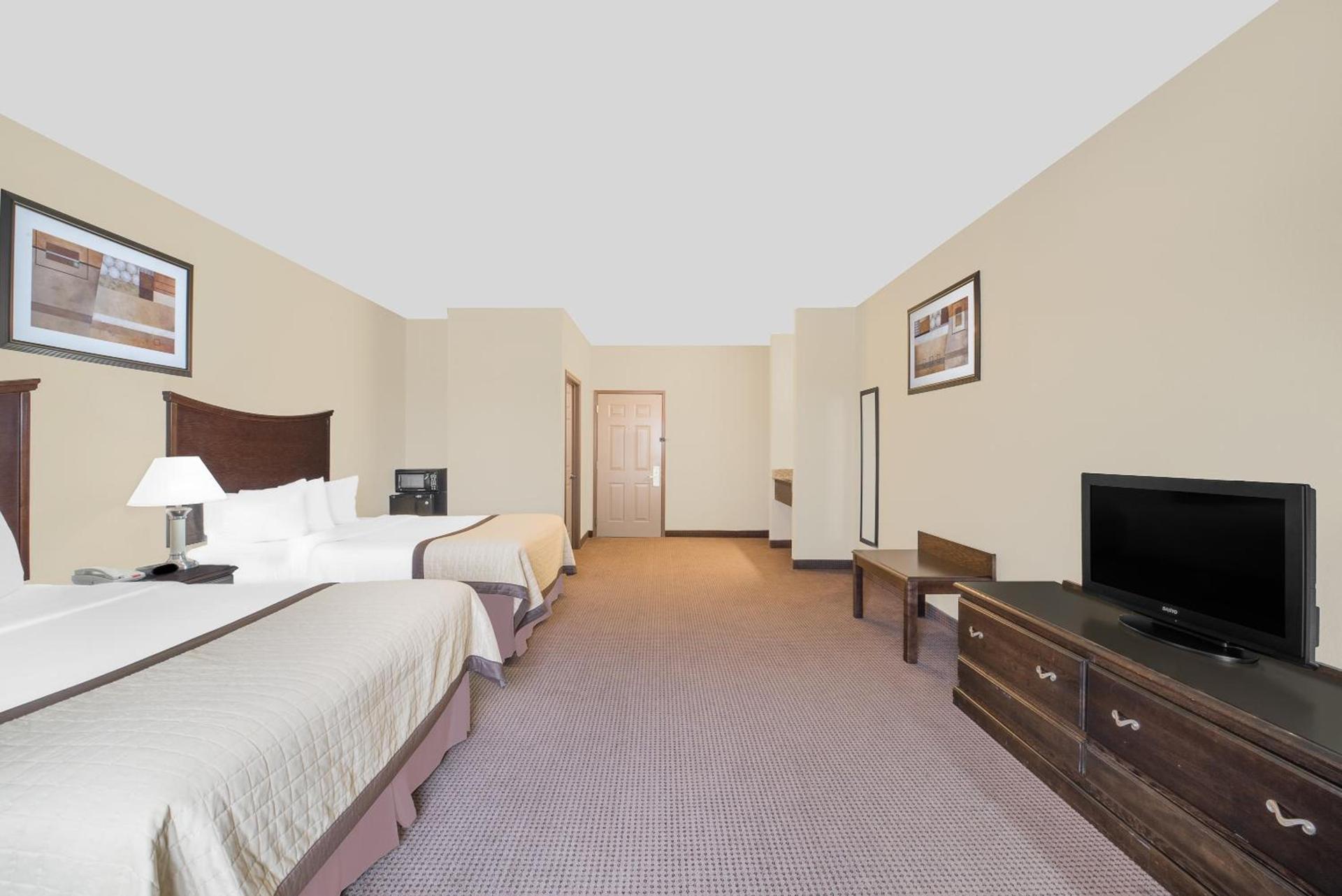 Baymont by Wyndham Snyder photo 12