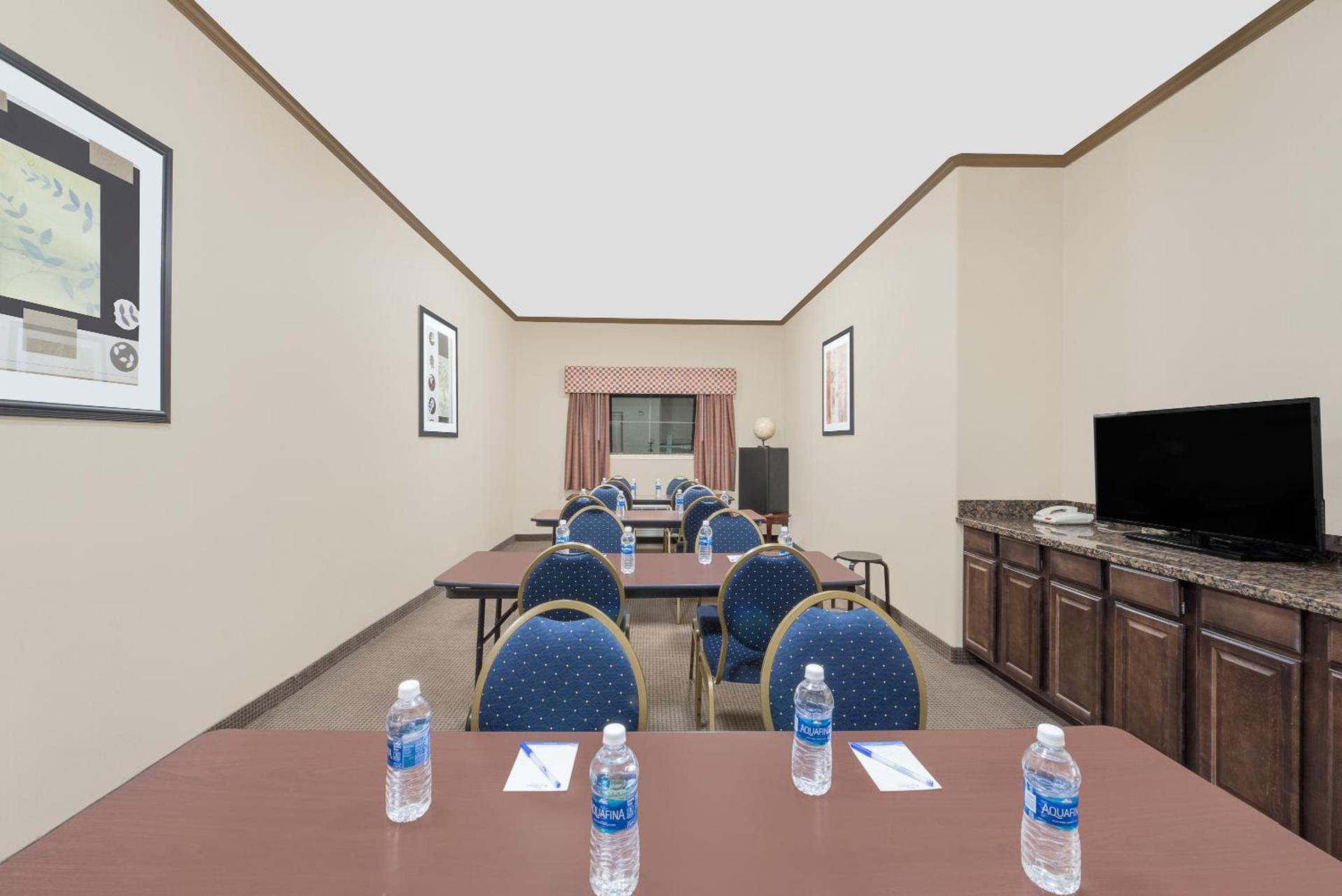 Baymont by Wyndham Snyder photo 6