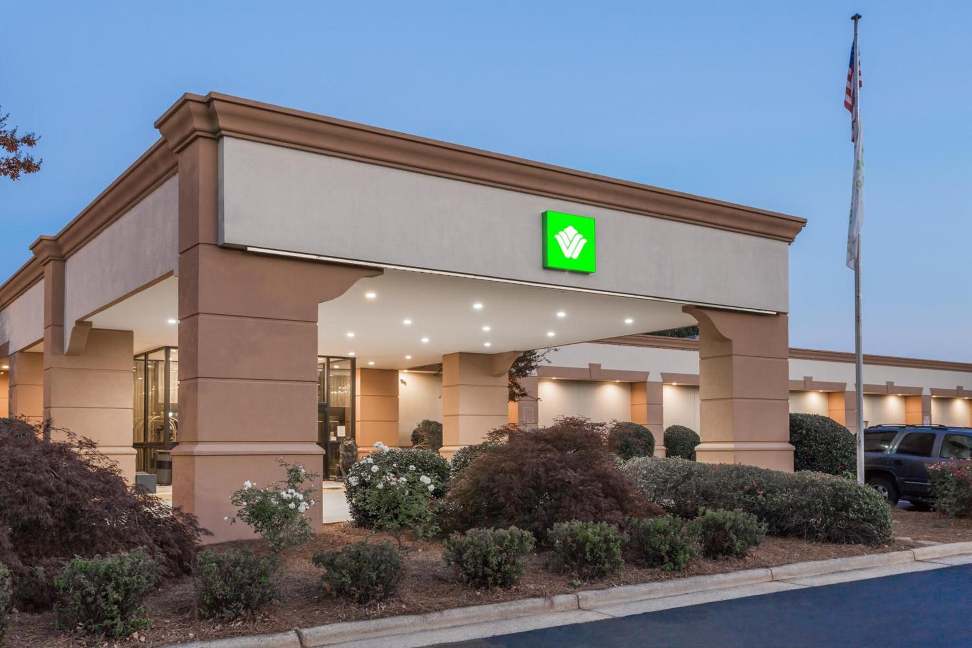 Wyndham Garden Greensboro photo 2