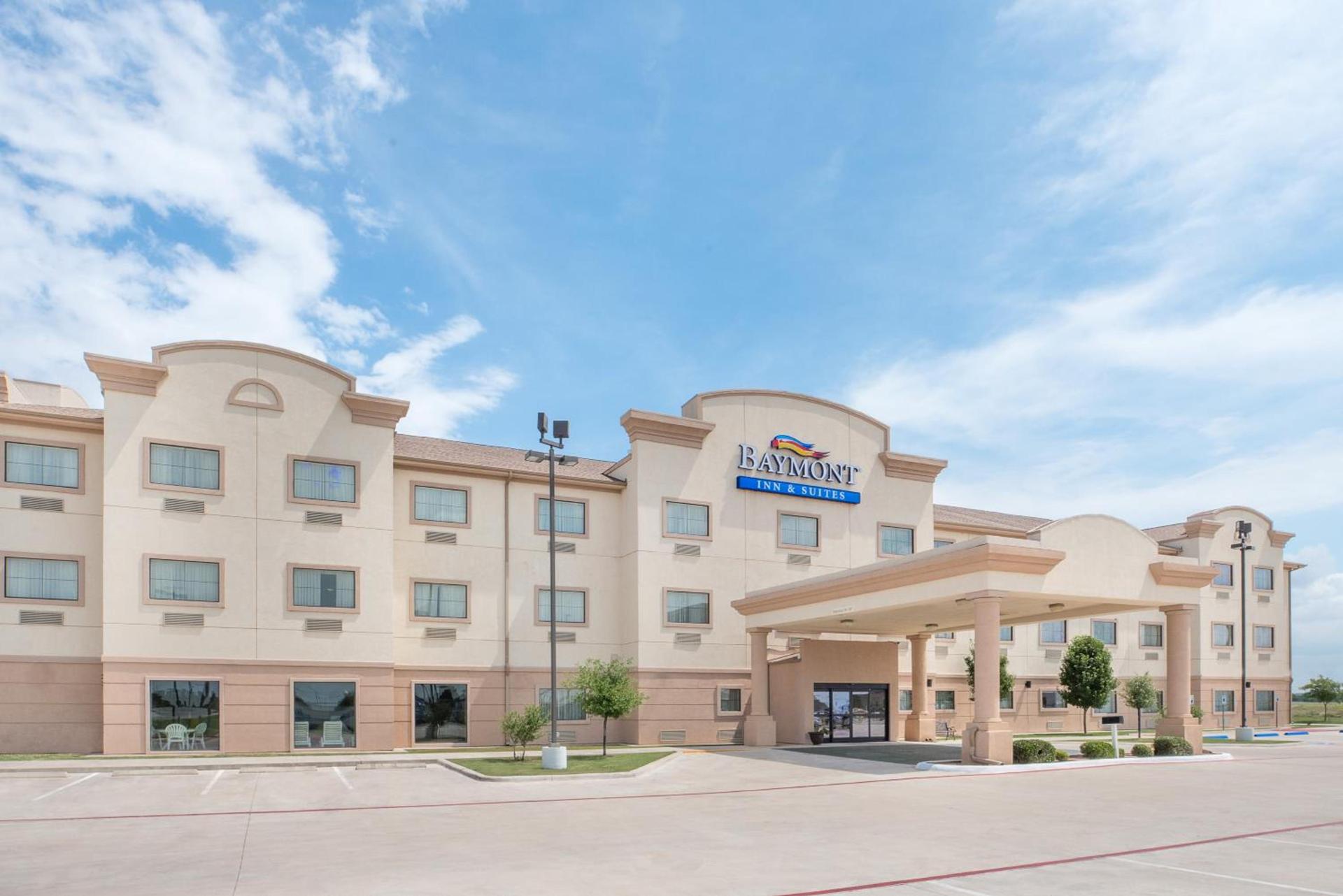 Baymont by Wyndham Snyder photo 2