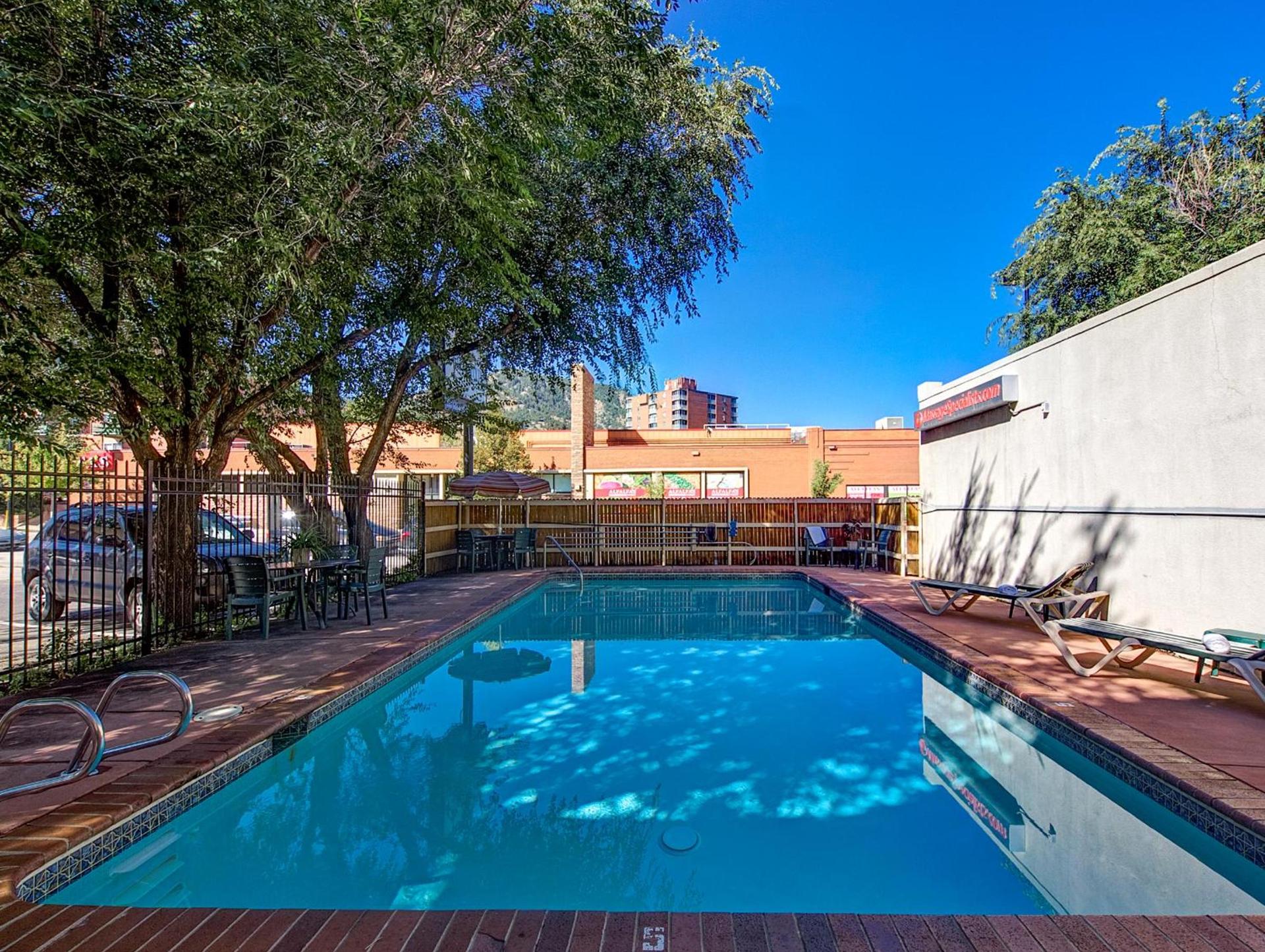 Boulder University Inn photo 10