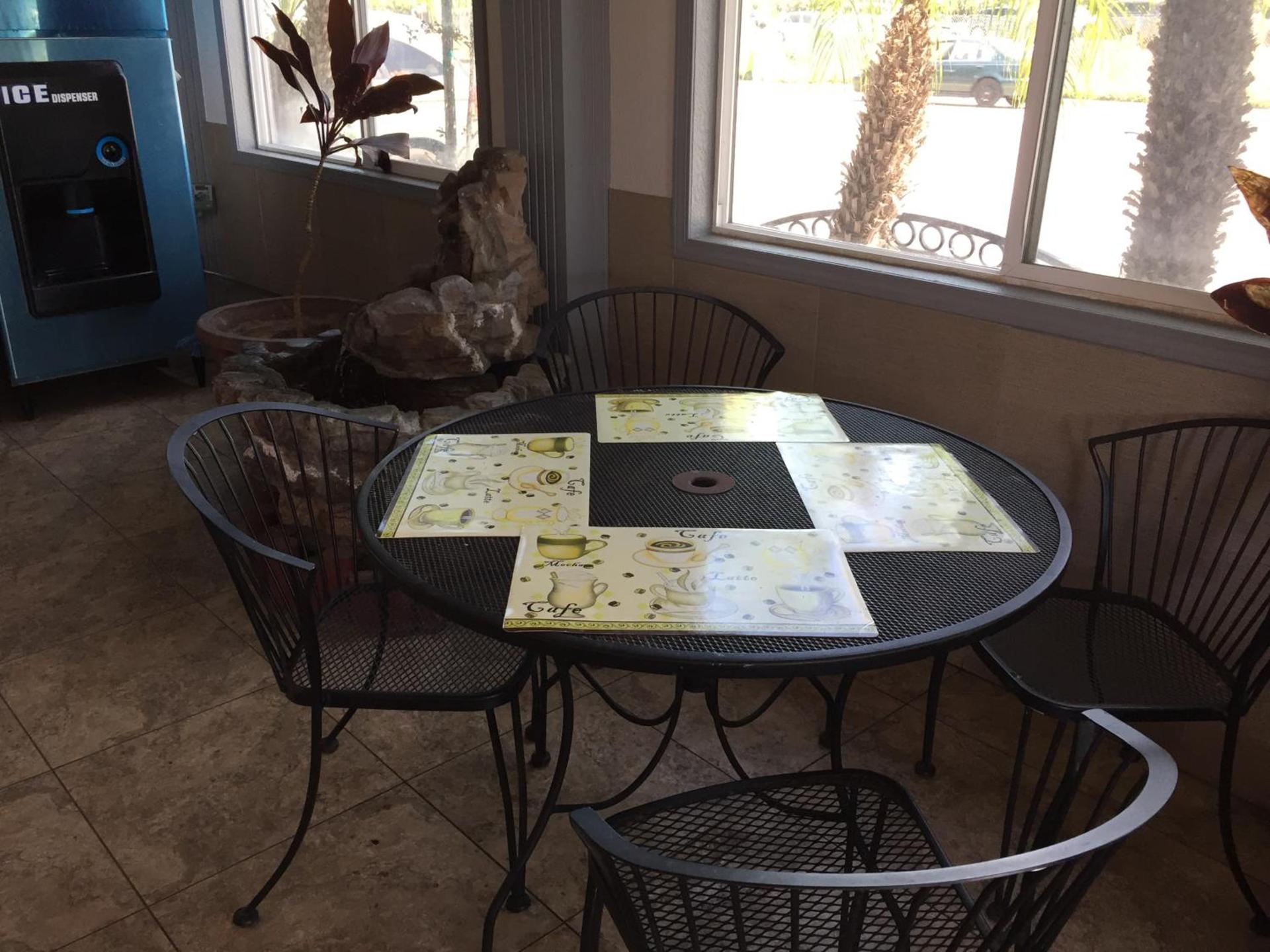 Harbor Inn & Suites Oceanside photo 31