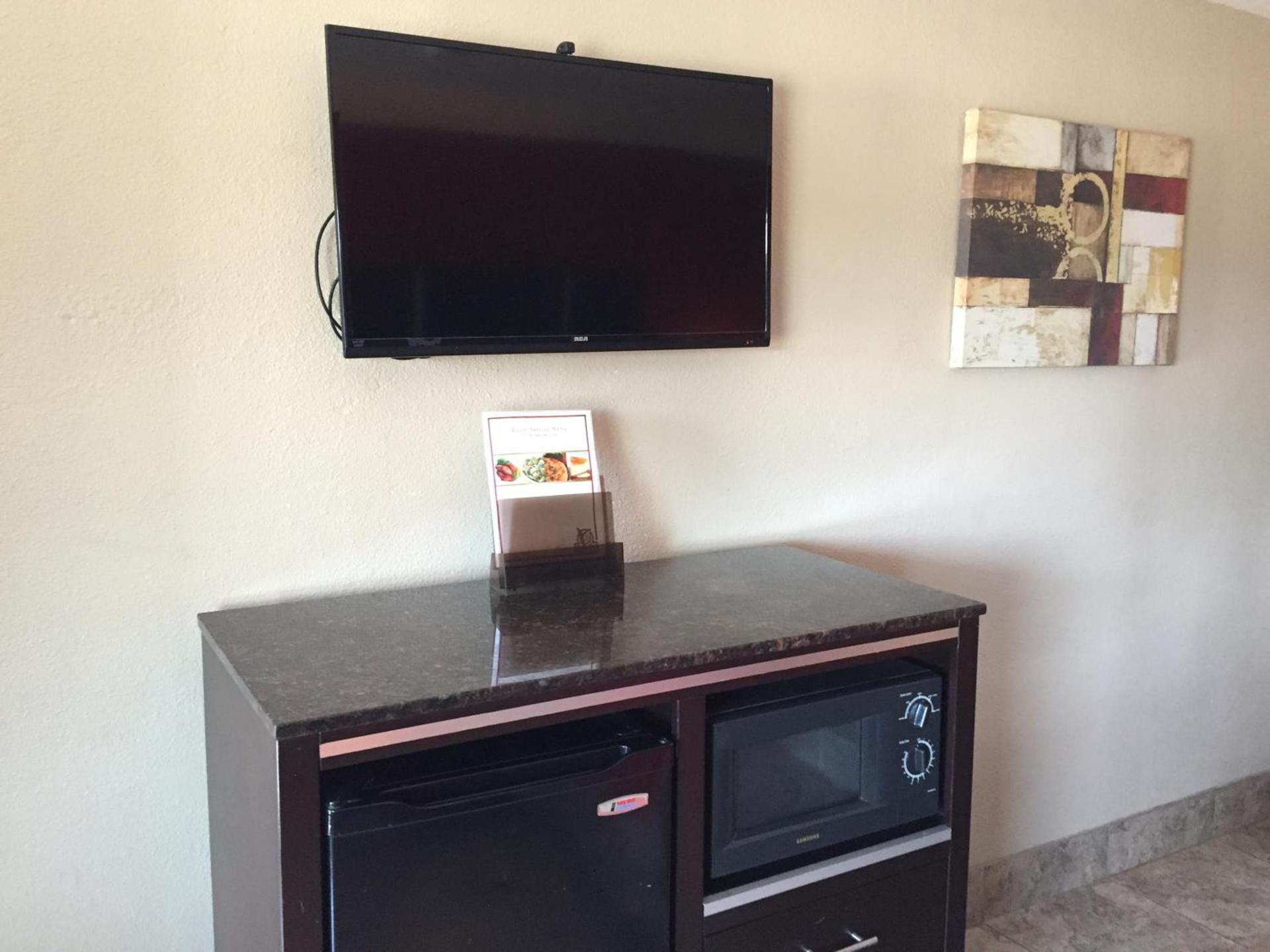 Harbor Inn & Suites Oceanside photo 28