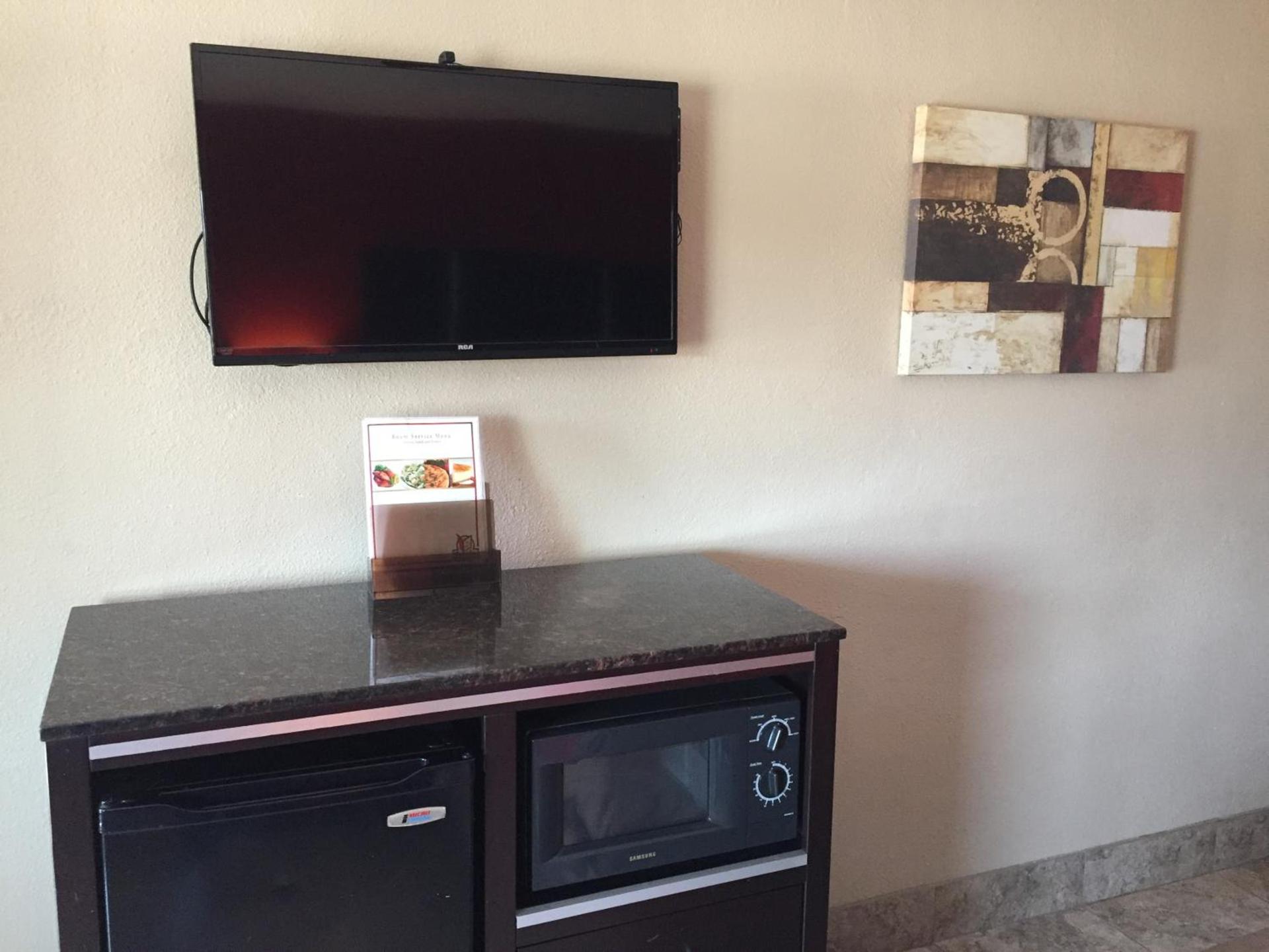 Harbor Inn & Suites Oceanside photo 32