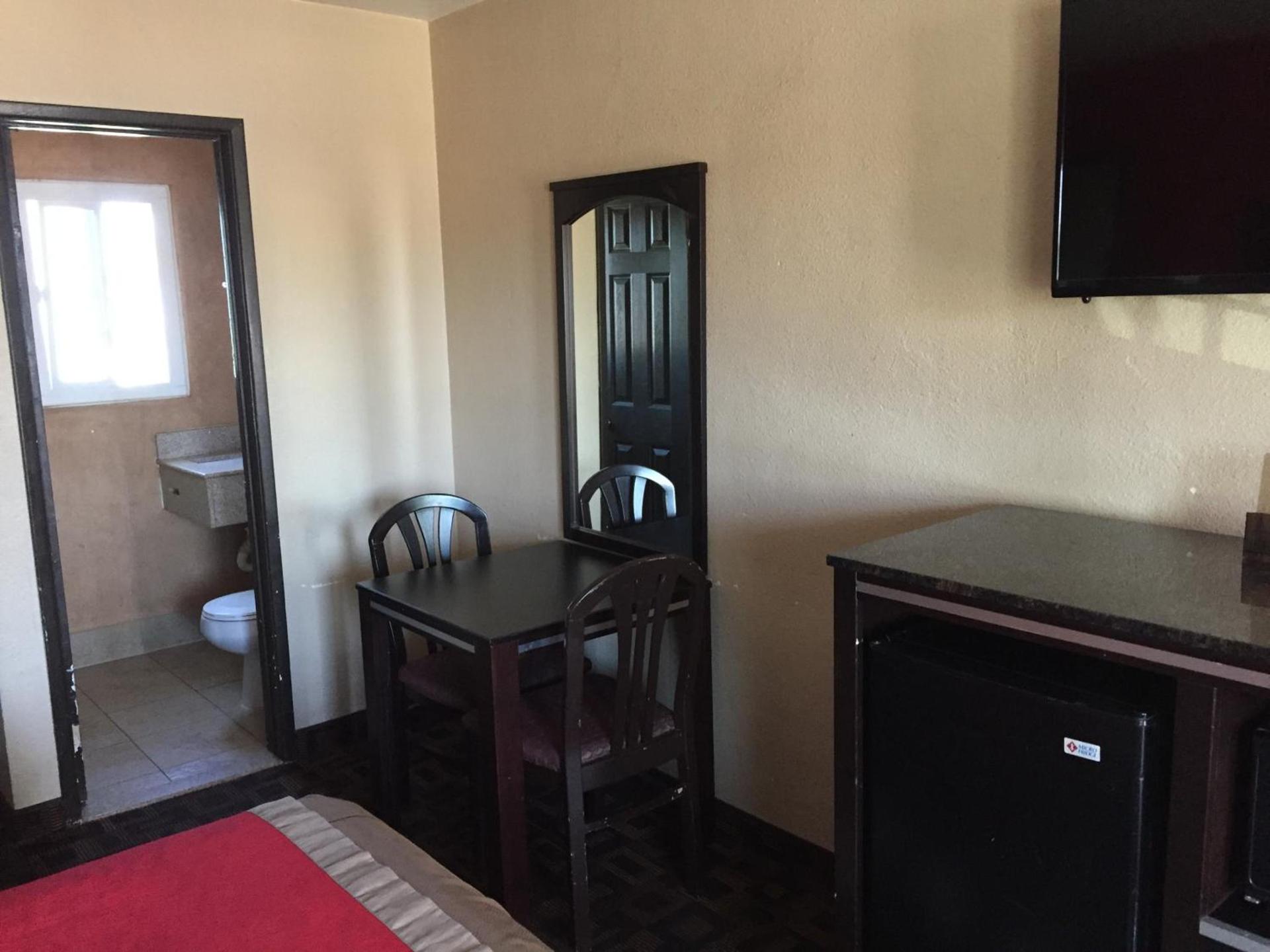 Harbor Inn & Suites Oceanside photo 38