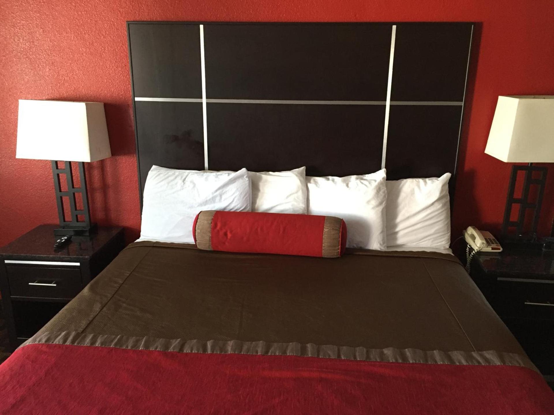 Harbor Inn & Suites Oceanside photo 27