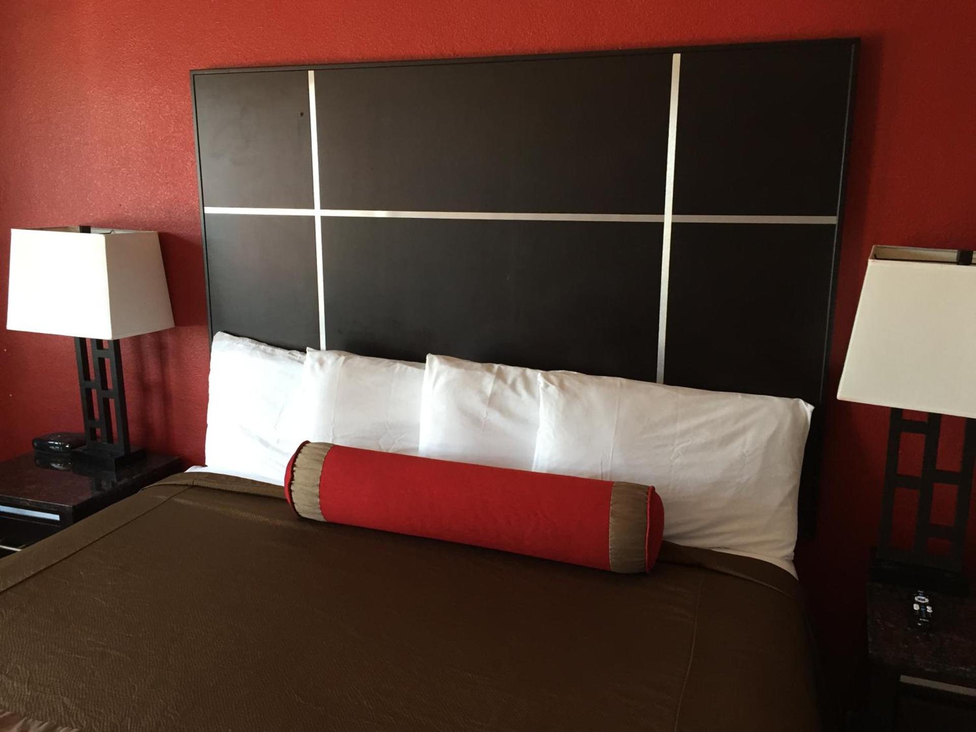 Harbor Inn & Suites Oceanside photo 9