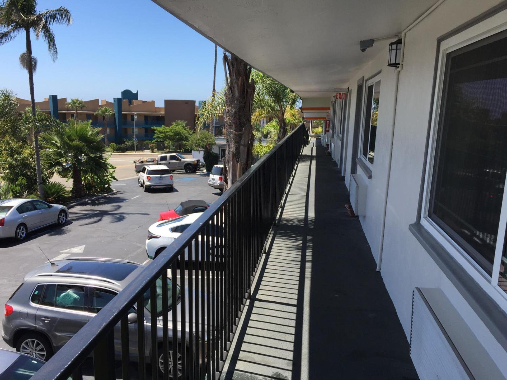 Harbor Inn & Suites Oceanside photo 24