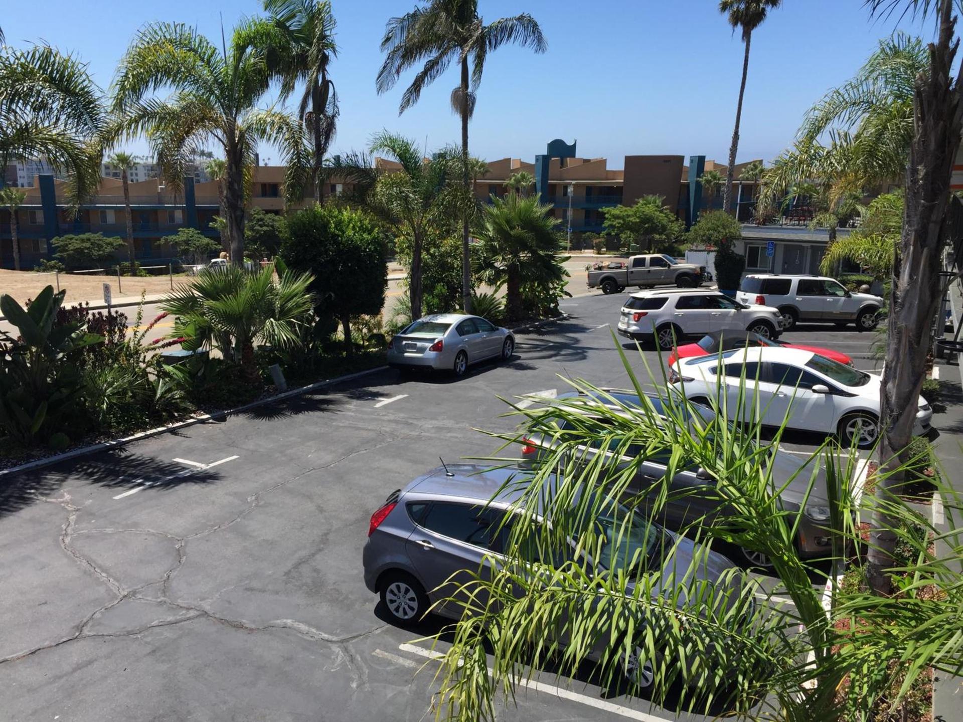 Harbor Inn & Suites Oceanside photo 4