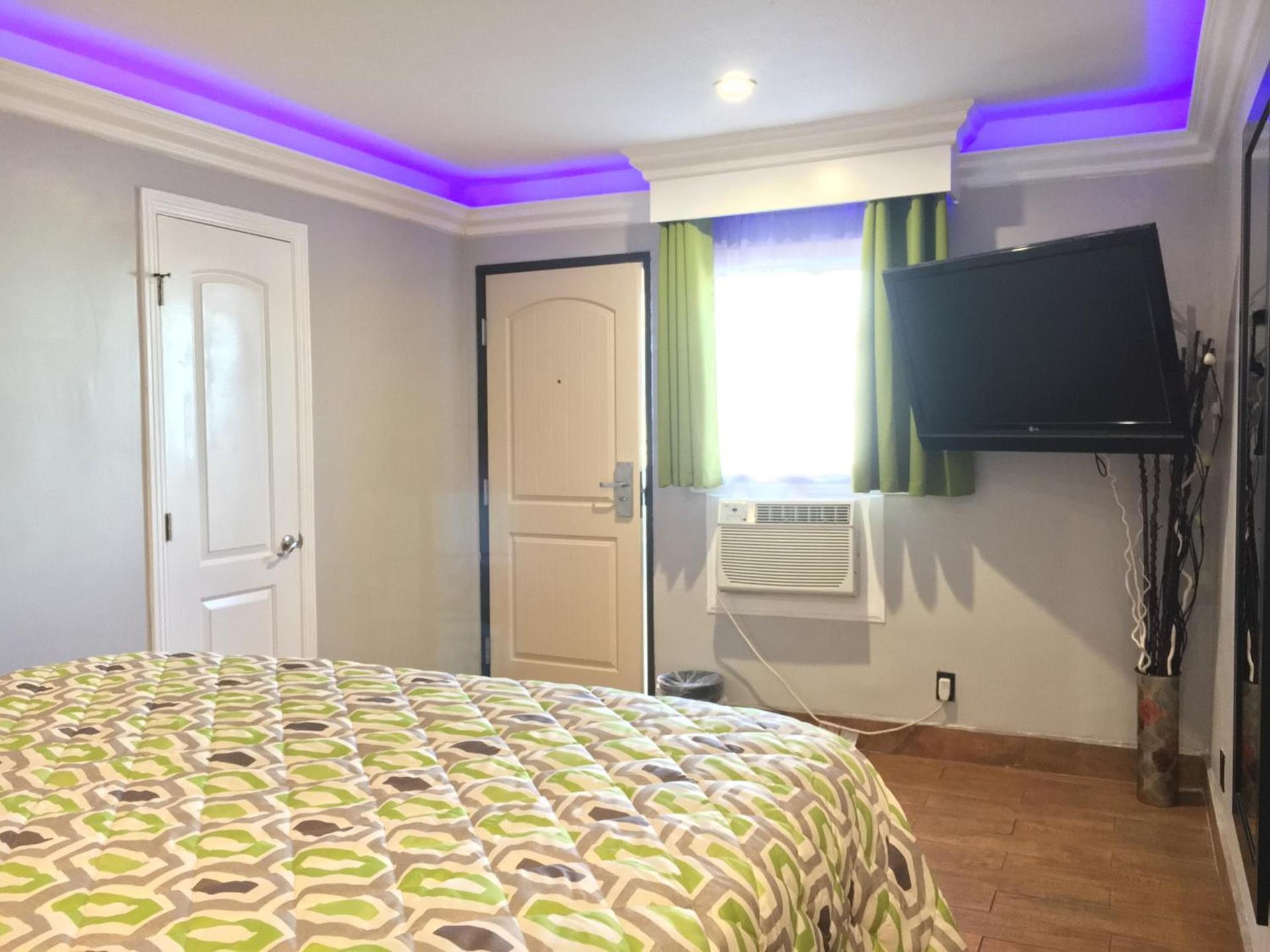 Mid City Inn photo 10