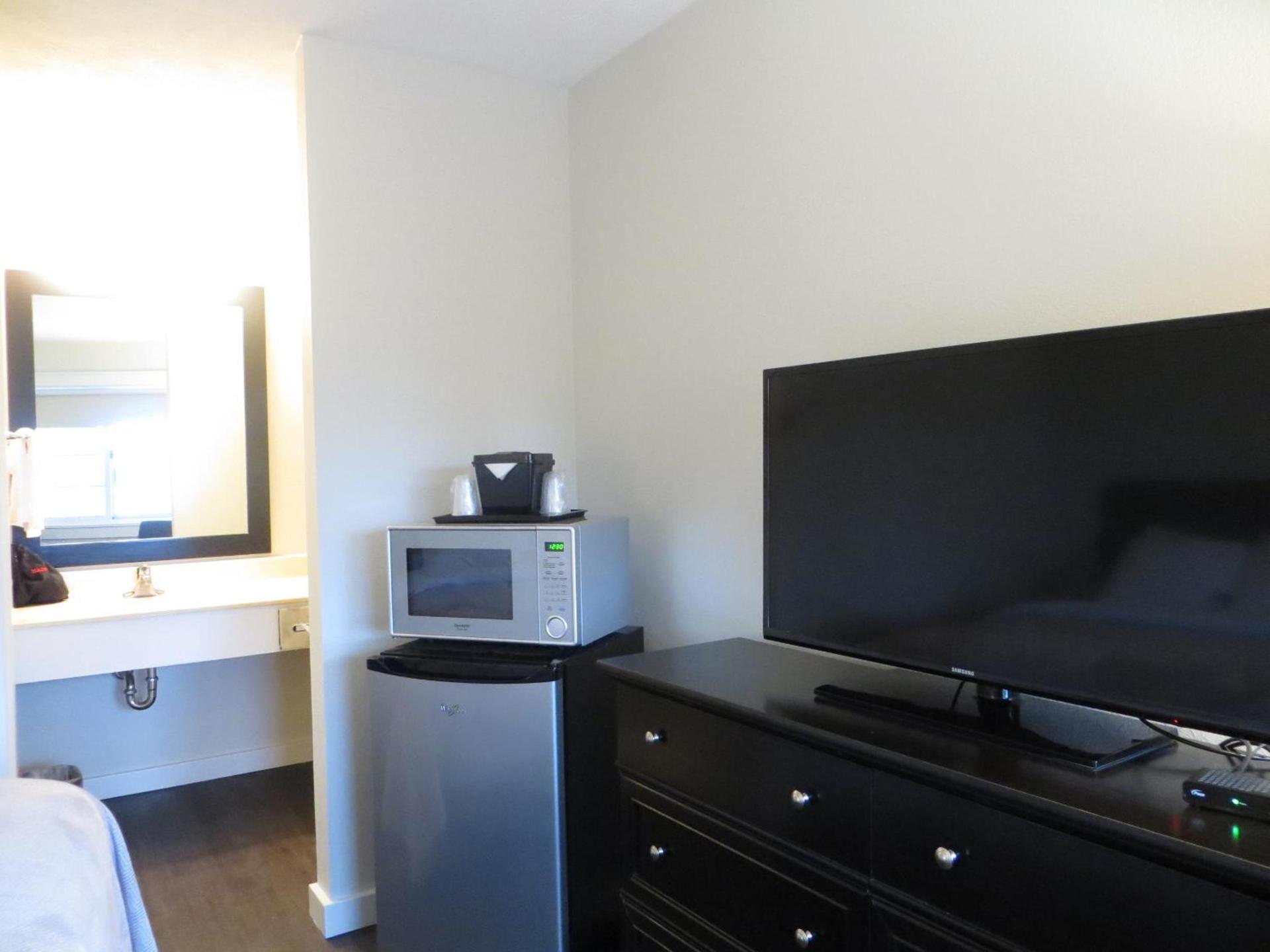 Brio Beach Inn photo 7