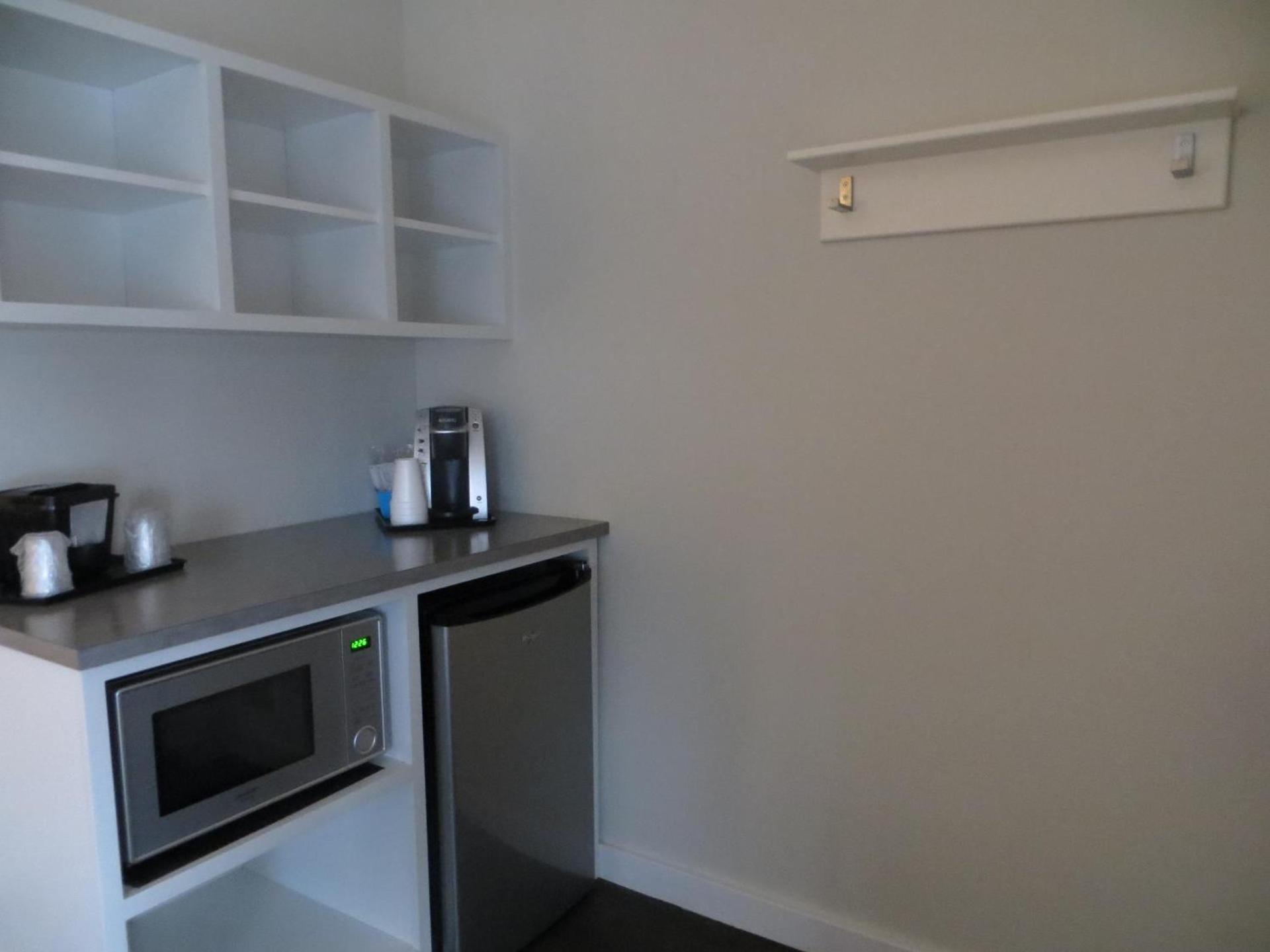 Brio Beach Inn photo 18