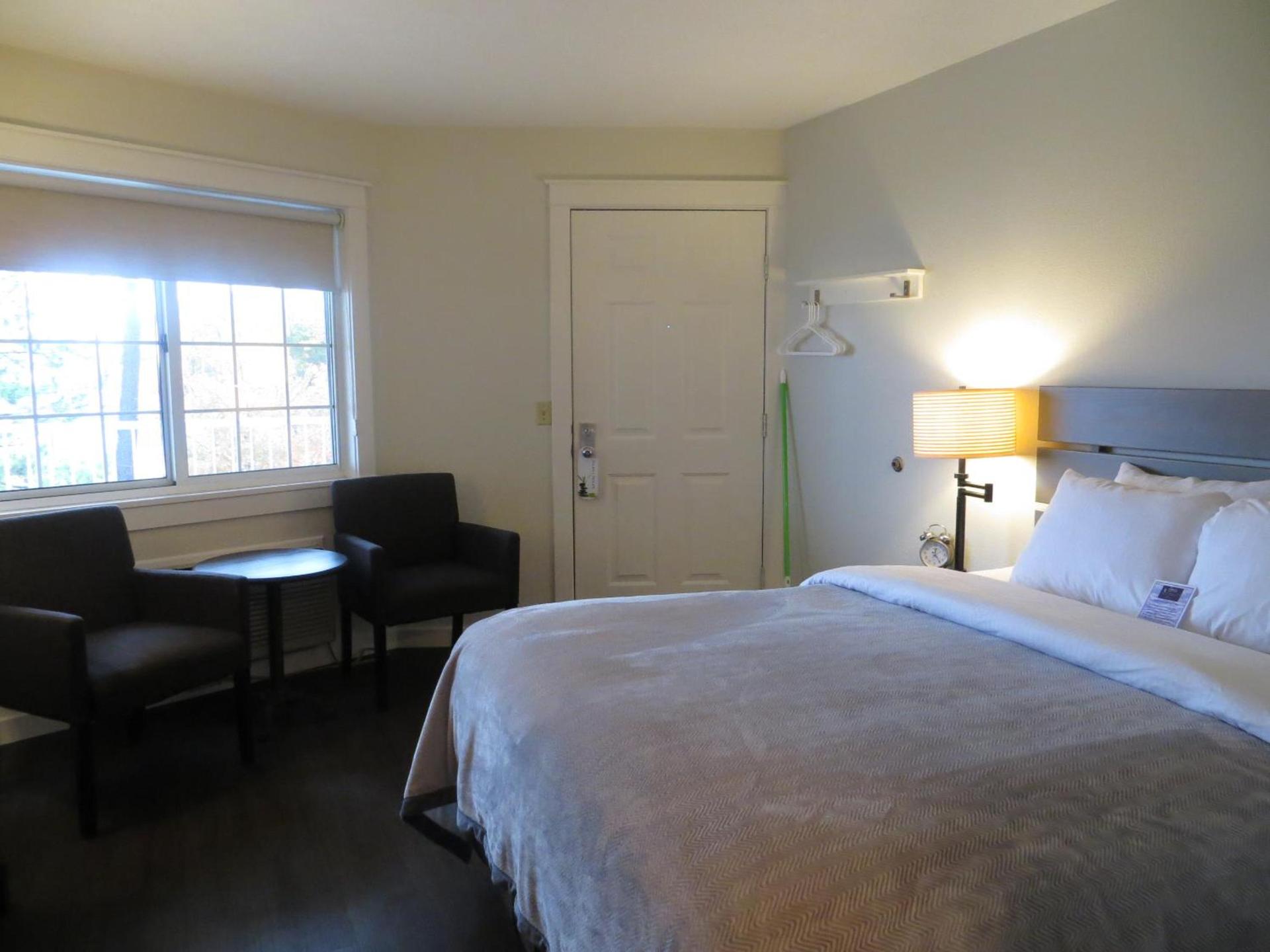 Brio Beach Inn photo 20