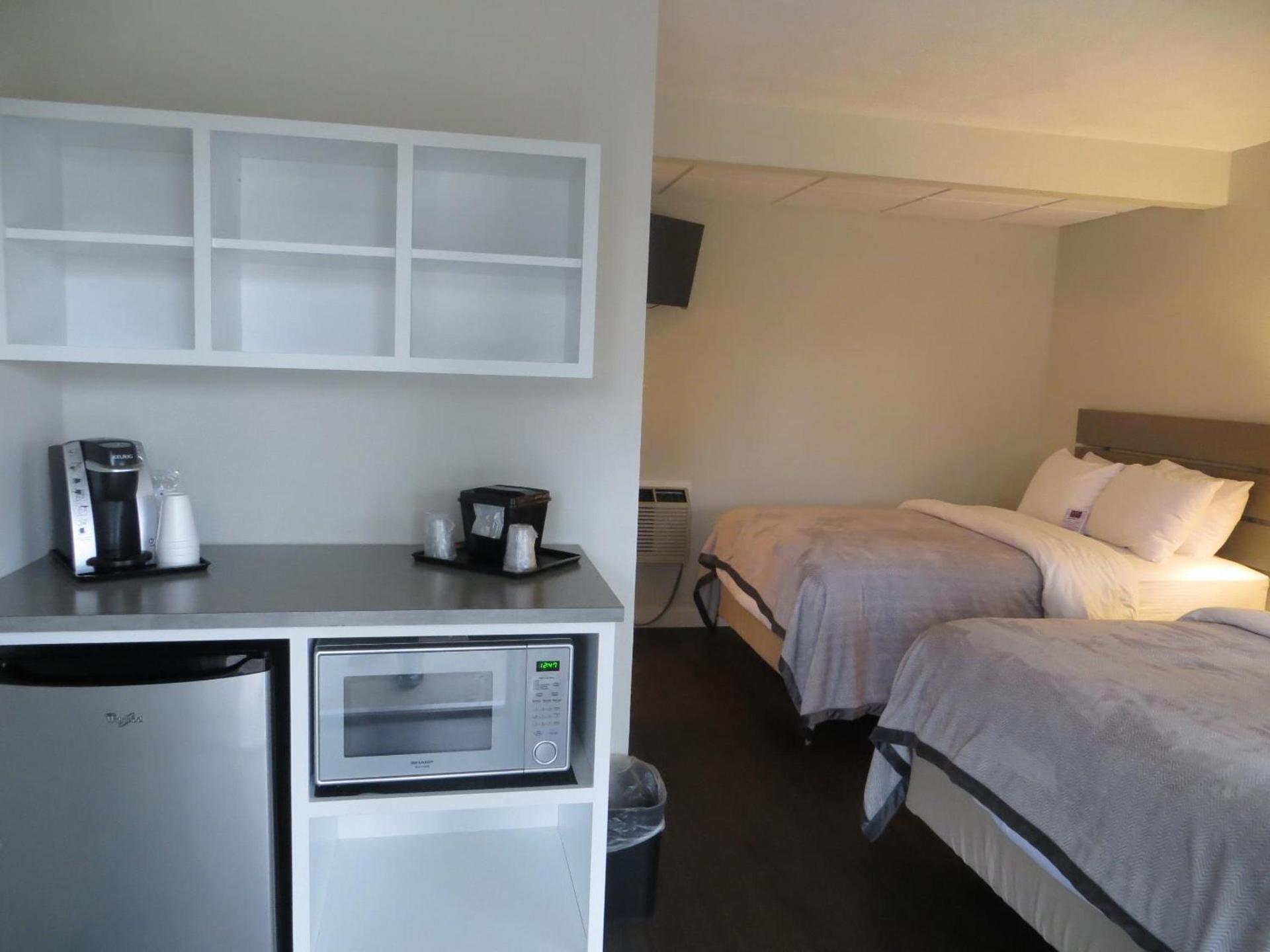 Brio Beach Inn photo 21