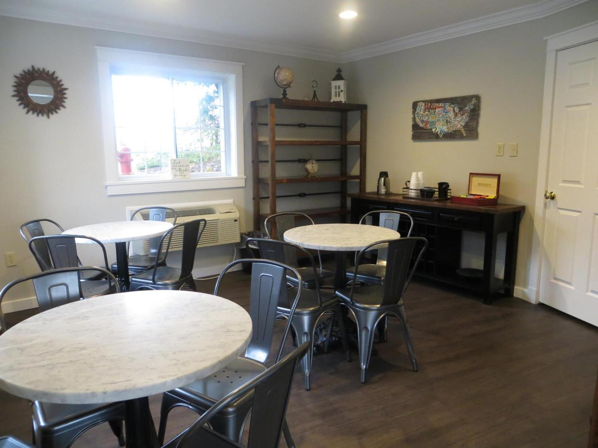 Brio Beach Inn photo 31