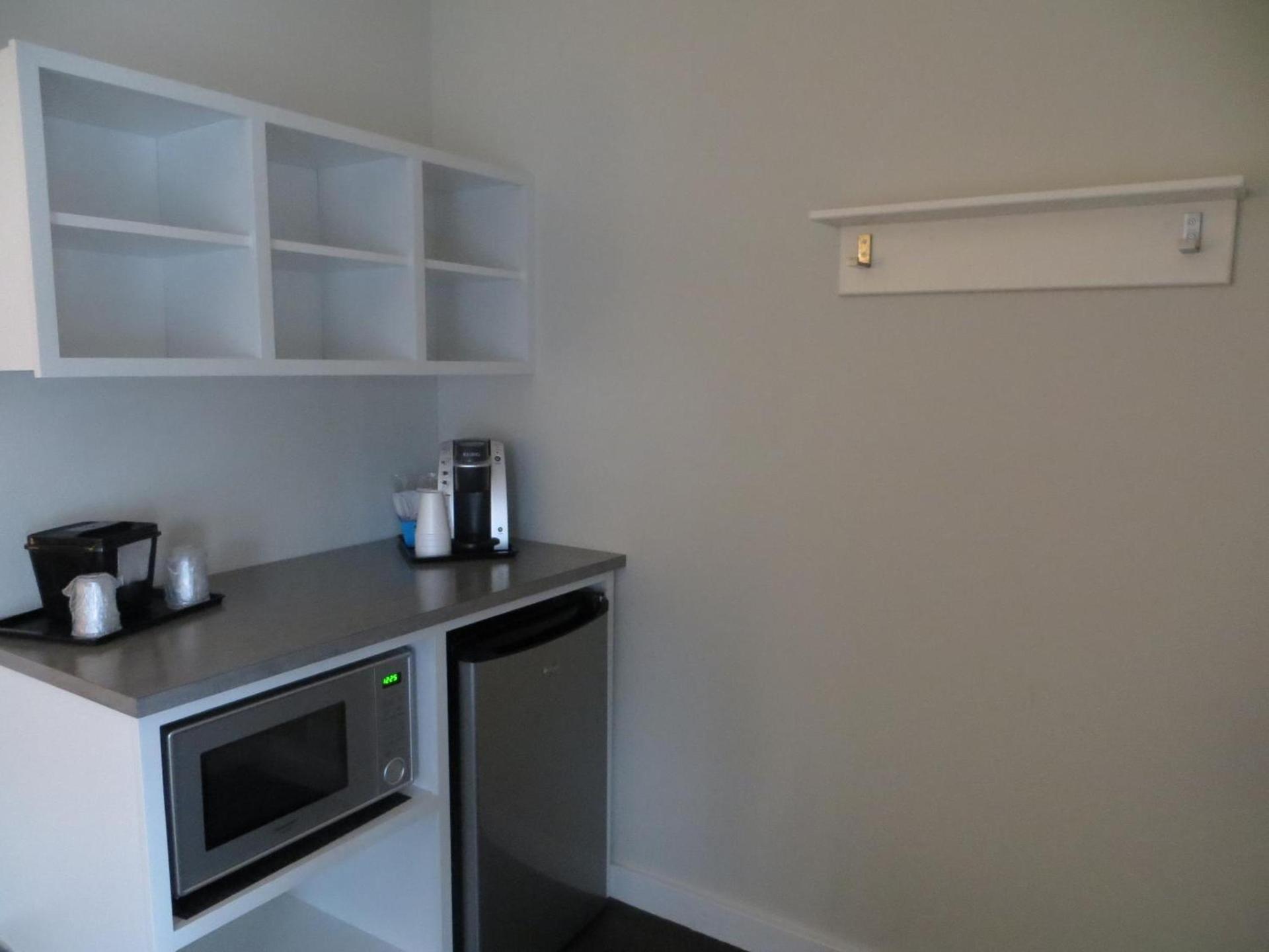 Brio Beach Inn photo 32