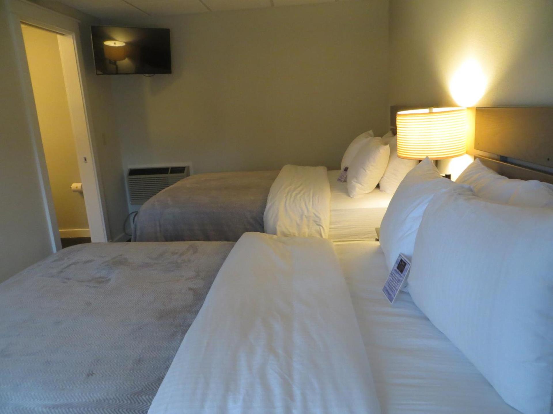Brio Beach Inn photo 33