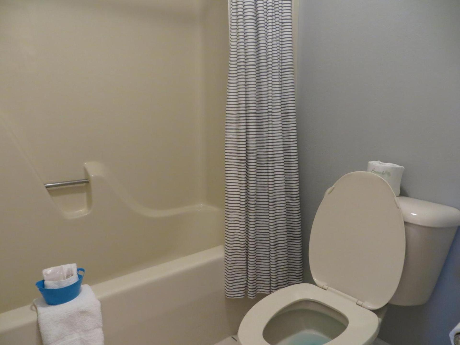 Brio Beach Inn photo 34