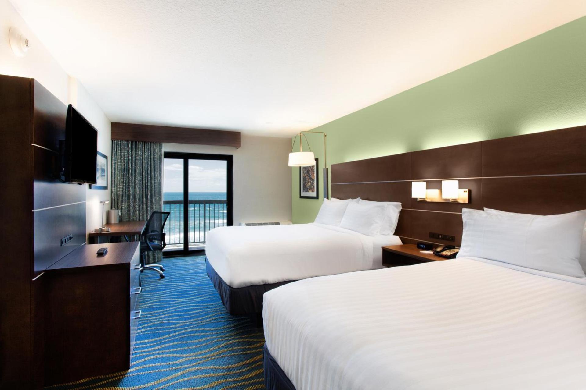Holiday Inn Express & Suites Oceanfront Daytona Beach Shores by IHG photo 6