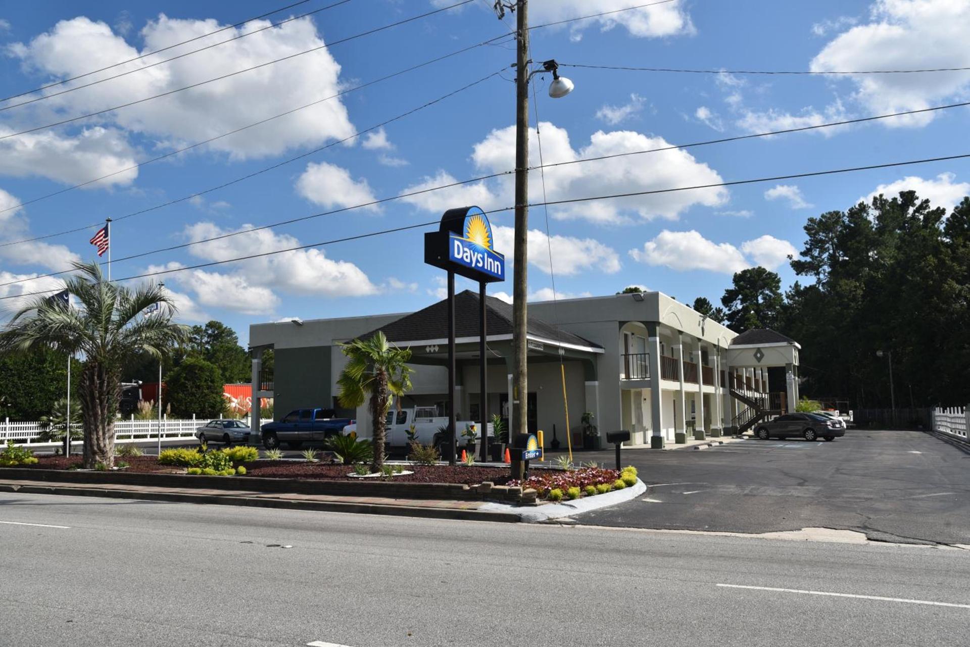 Days Inn by Wyndham Goose Creek photo 43
