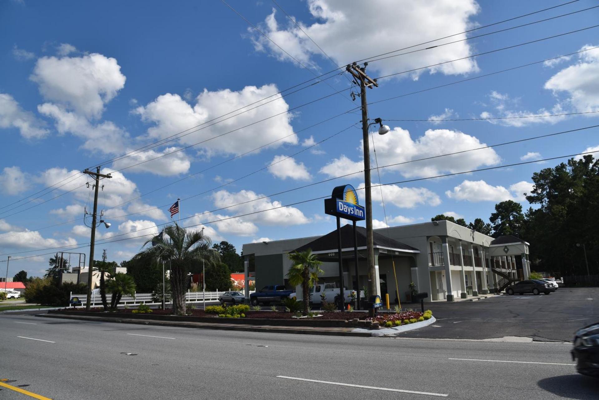 Days Inn by Wyndham Goose Creek photo 44