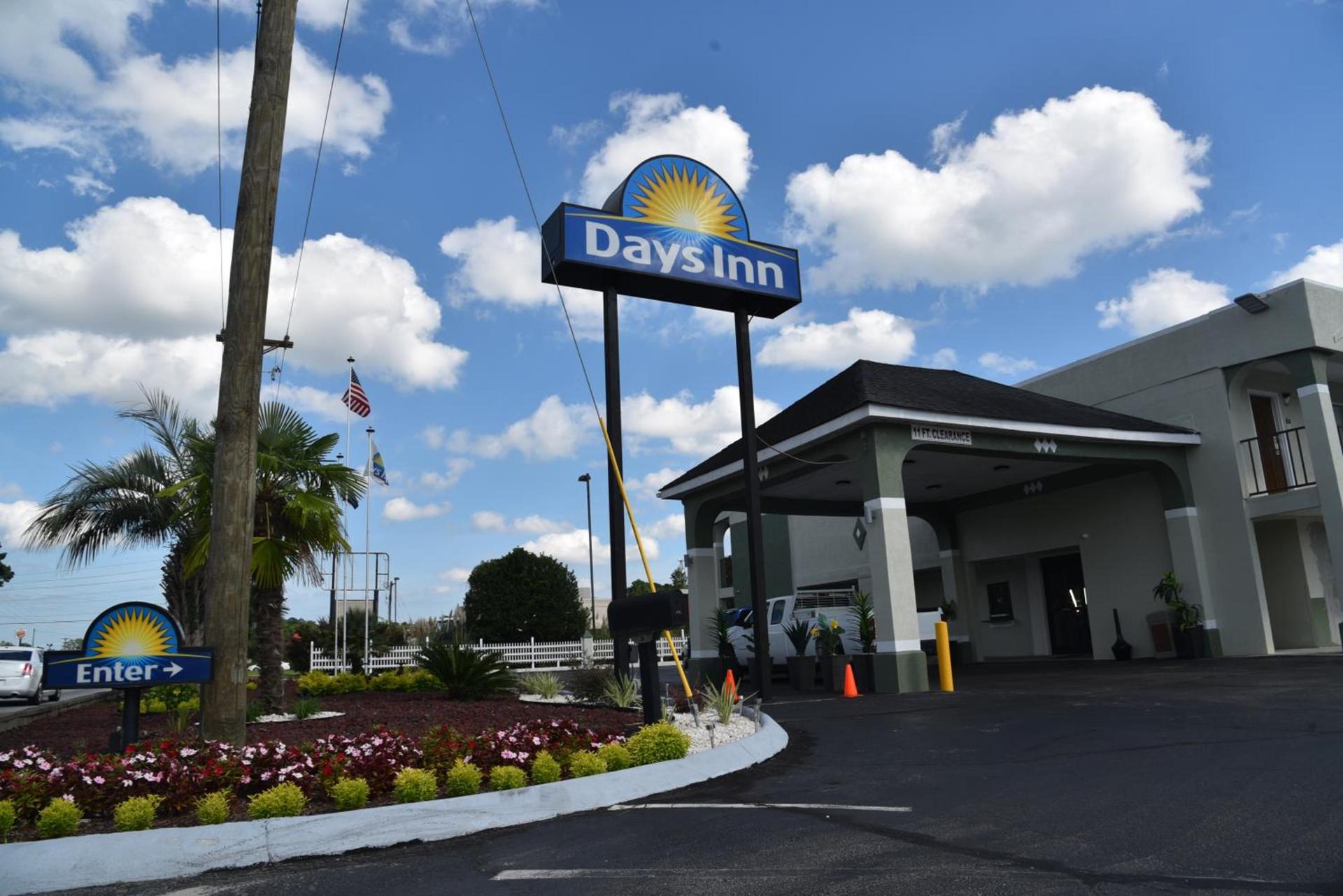Days Inn by Wyndham Goose Creek photo 45