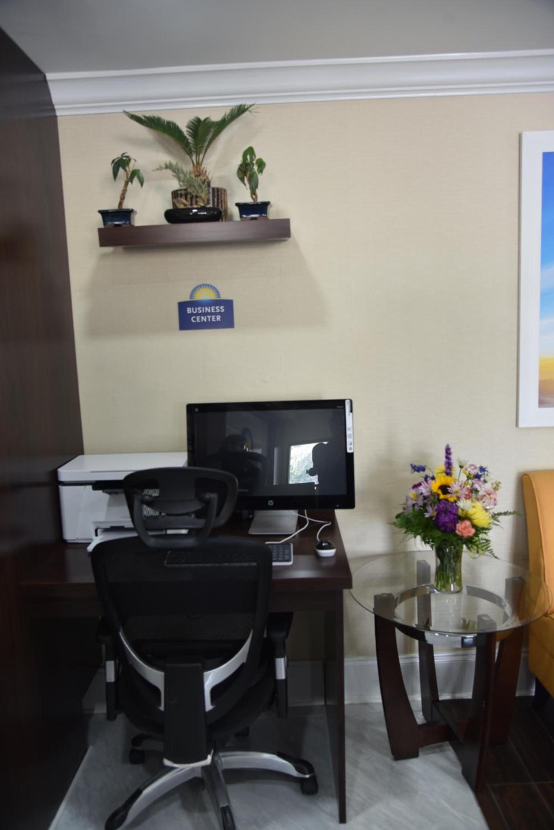 Days Inn by Wyndham Goose Creek photo 51