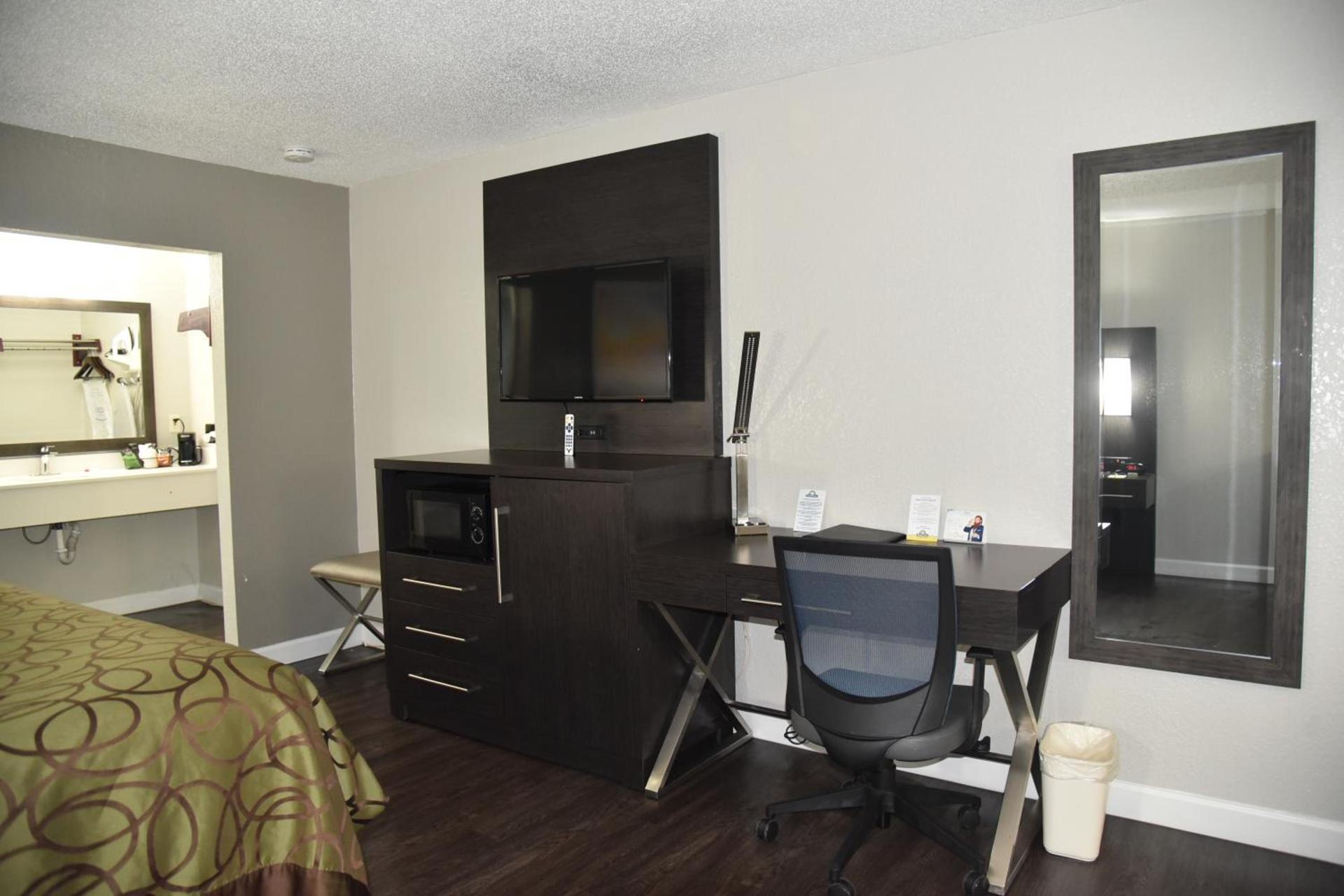 Days Inn by Wyndham Goose Creek photo 32