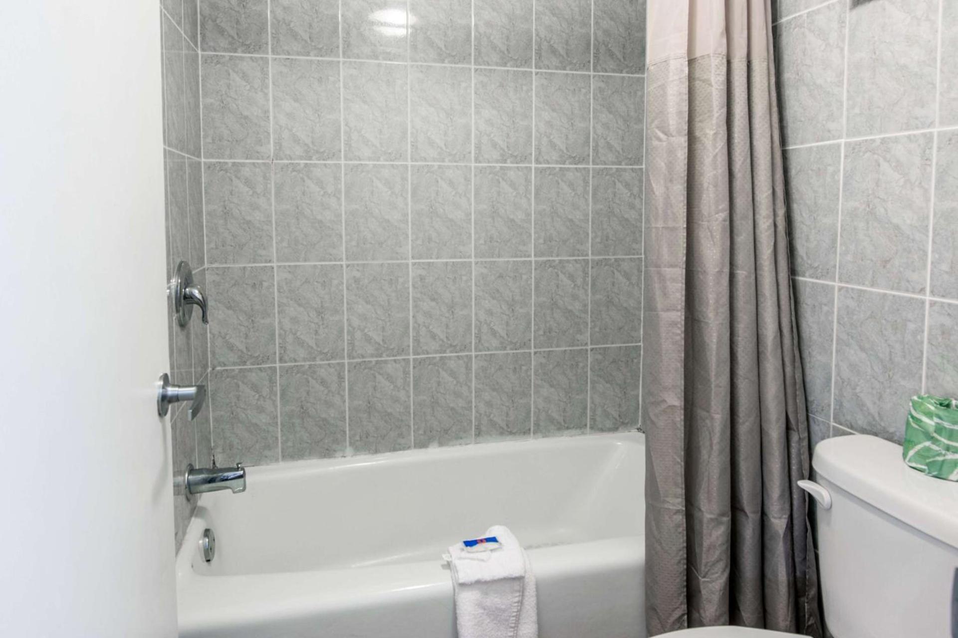 Motel 6-Glassboro, NJ - Rowan University photo 11