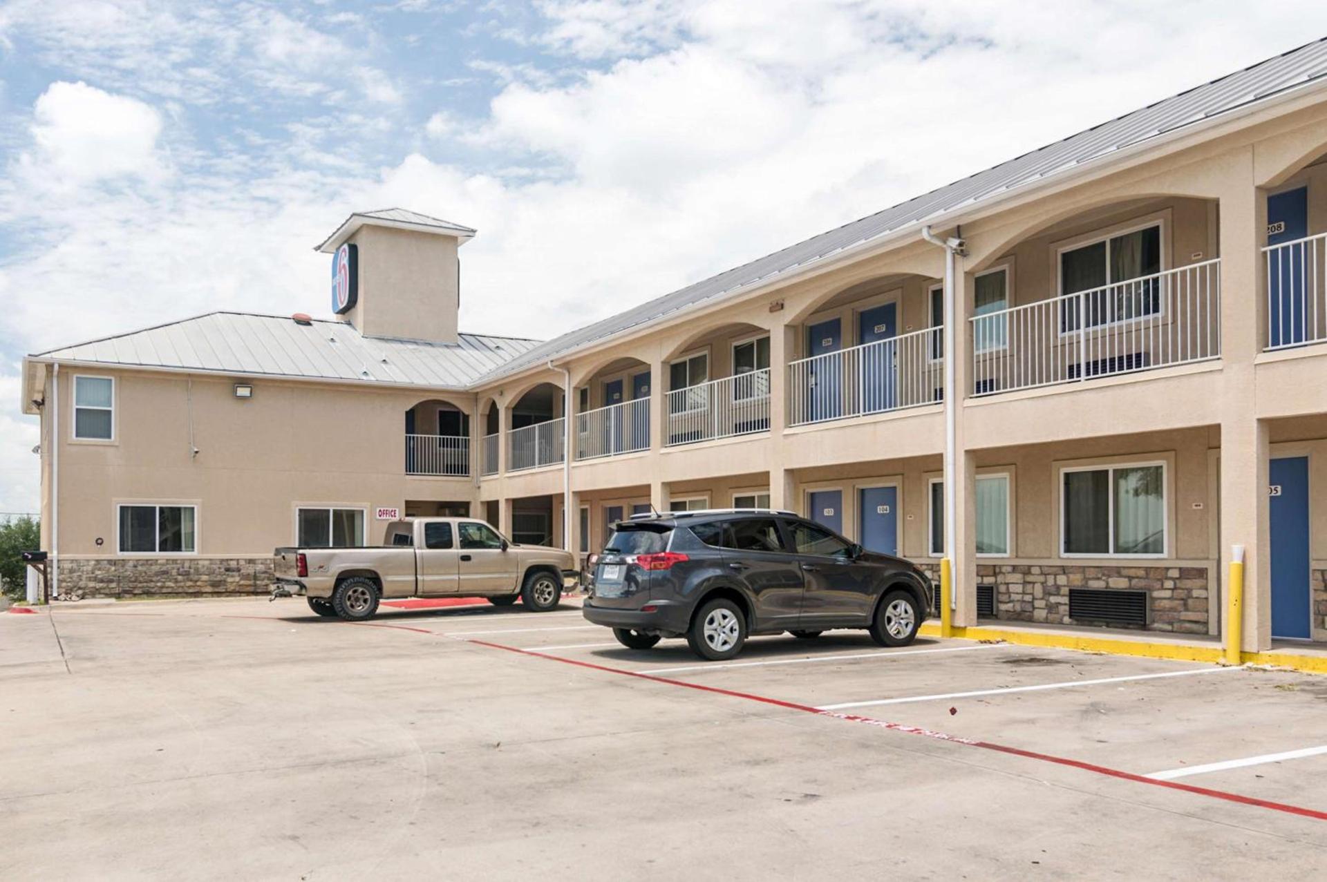 Motel 6-Azle, TX photo 2