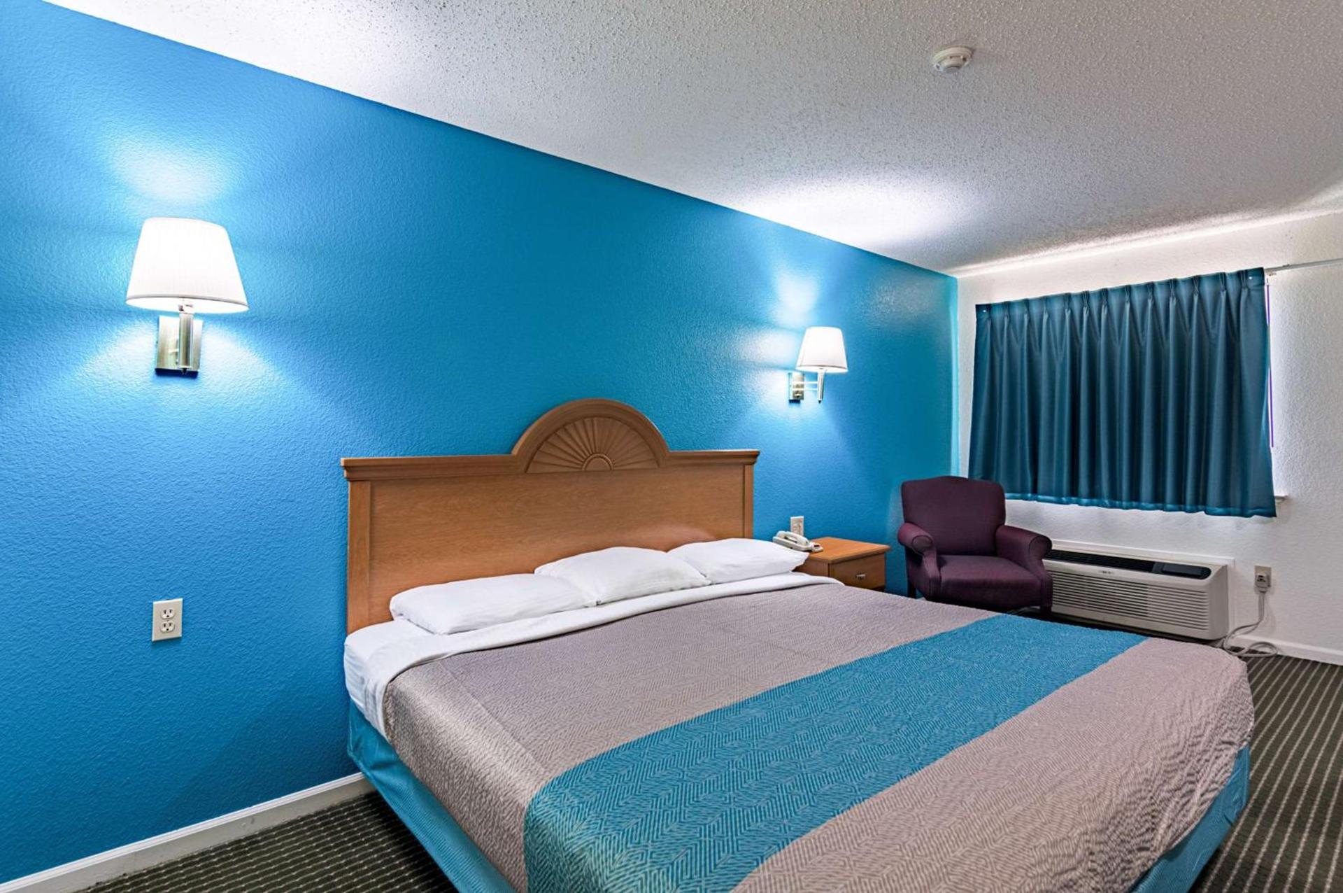 Motel 6-Azle, TX photo 10