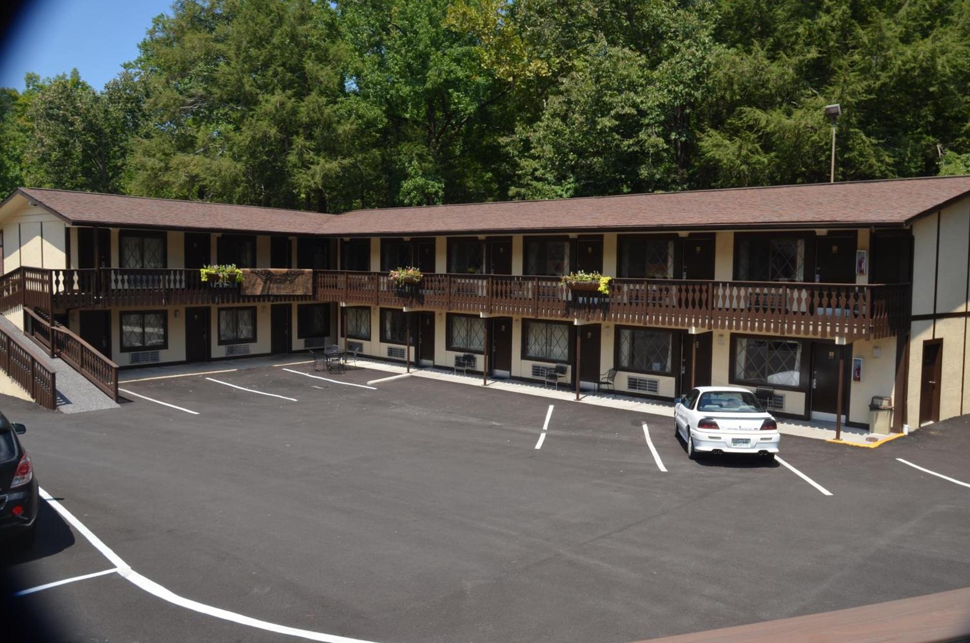 Brookside Lodge - Gatlinburg - On the River photo 52