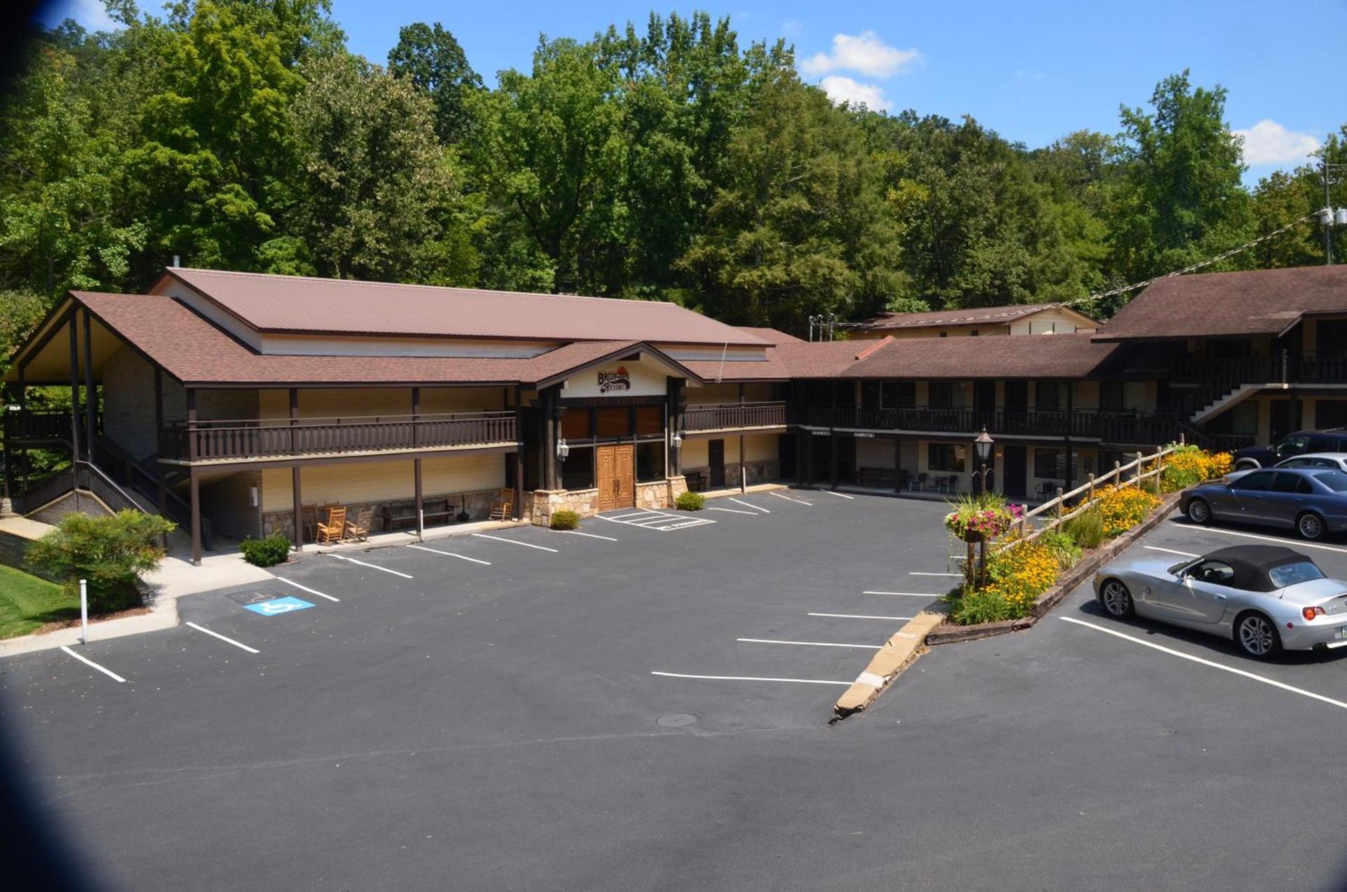 Brookside Lodge - Gatlinburg - On the River photo 65