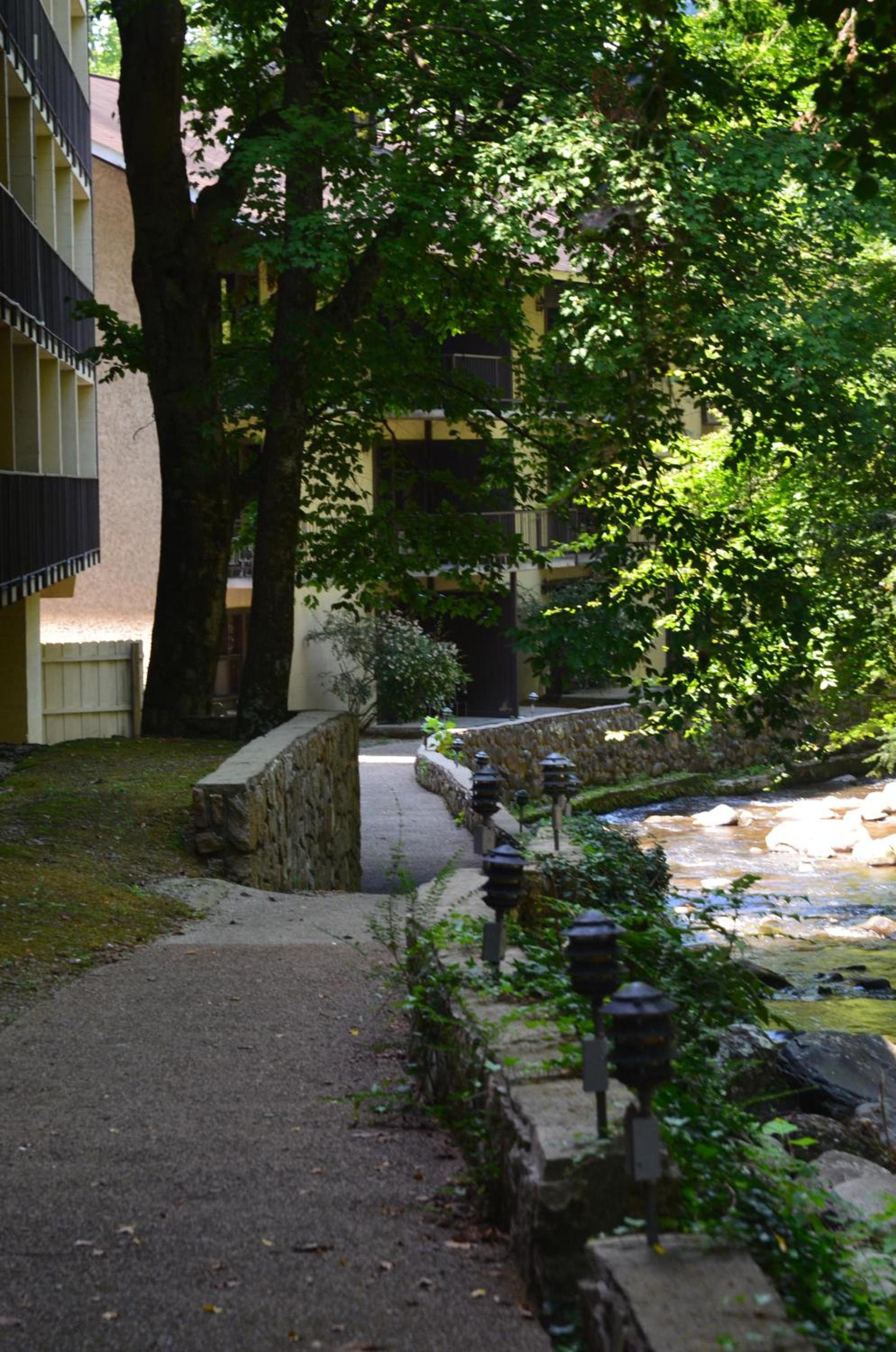 Brookside Lodge - Gatlinburg - On the River photo 51