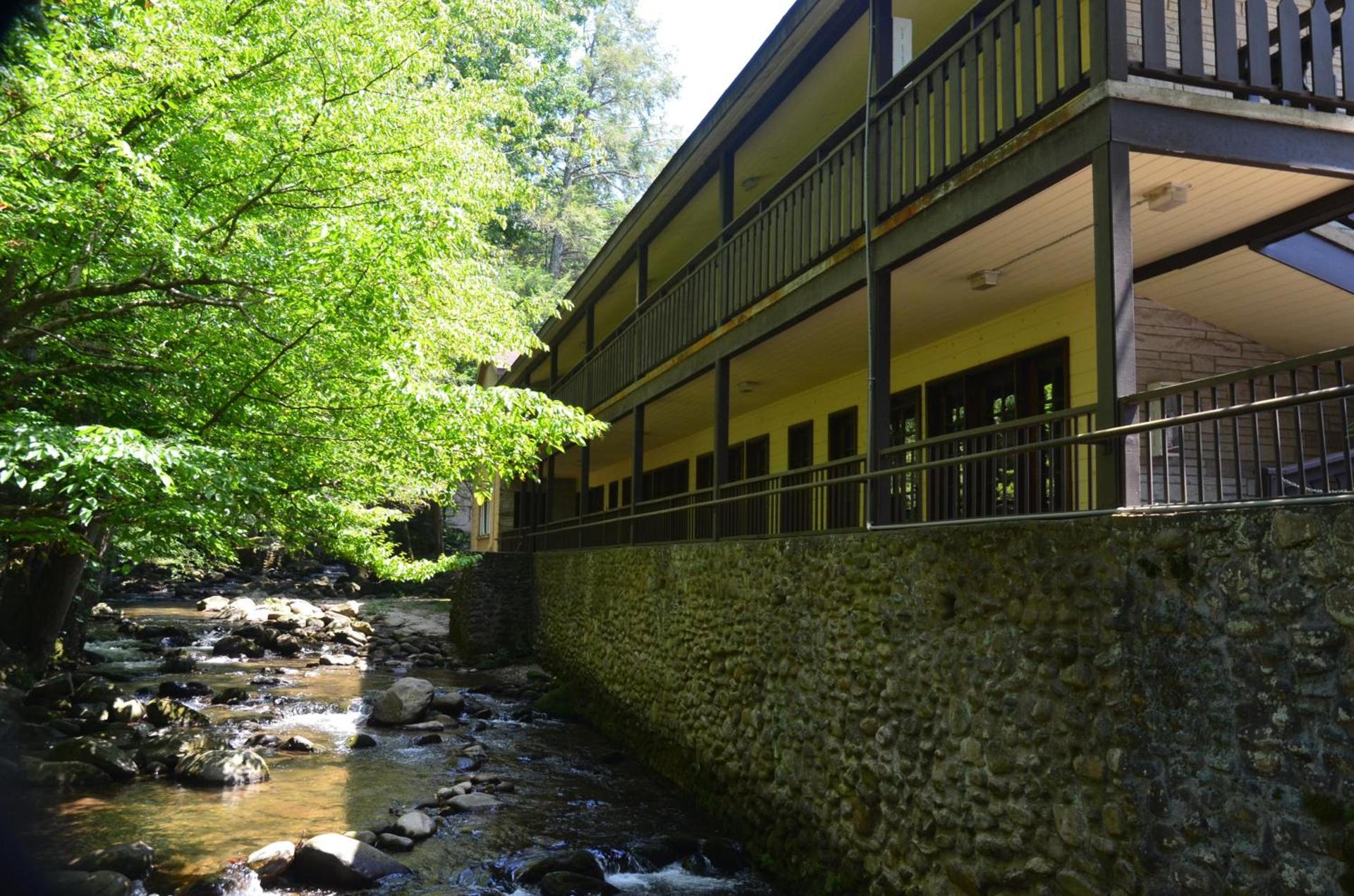 Brookside Lodge - Gatlinburg - On the River photo 53